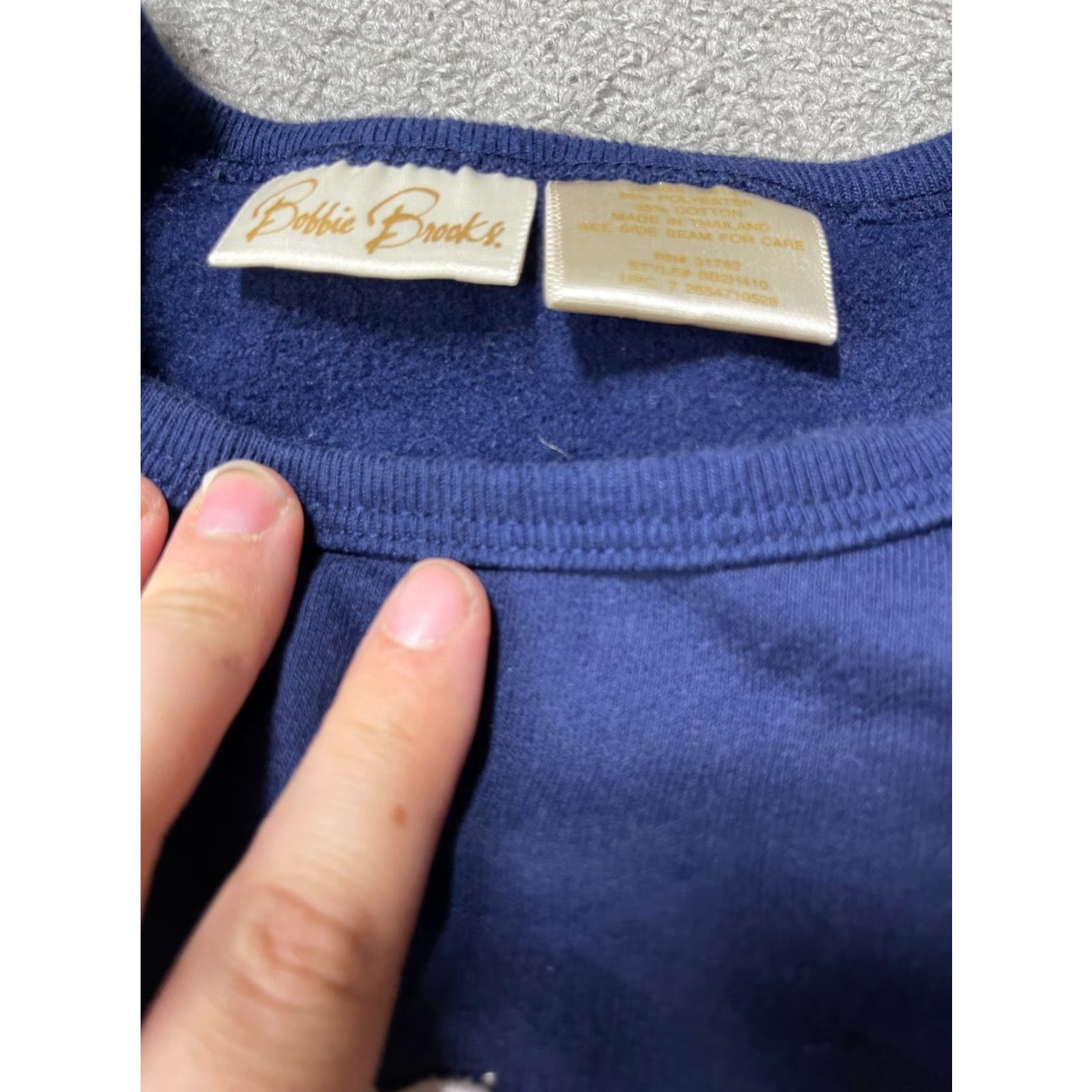 Vintage VINTAGE Bobbie Brooks Christmas Sweater Womens Large Blue Santa Snowman Knit Pullover Boatneck Sleeveless, Regular Fit, Christmas Theme Women Size L / US 10 / IT 46 - 4 Thumbnail