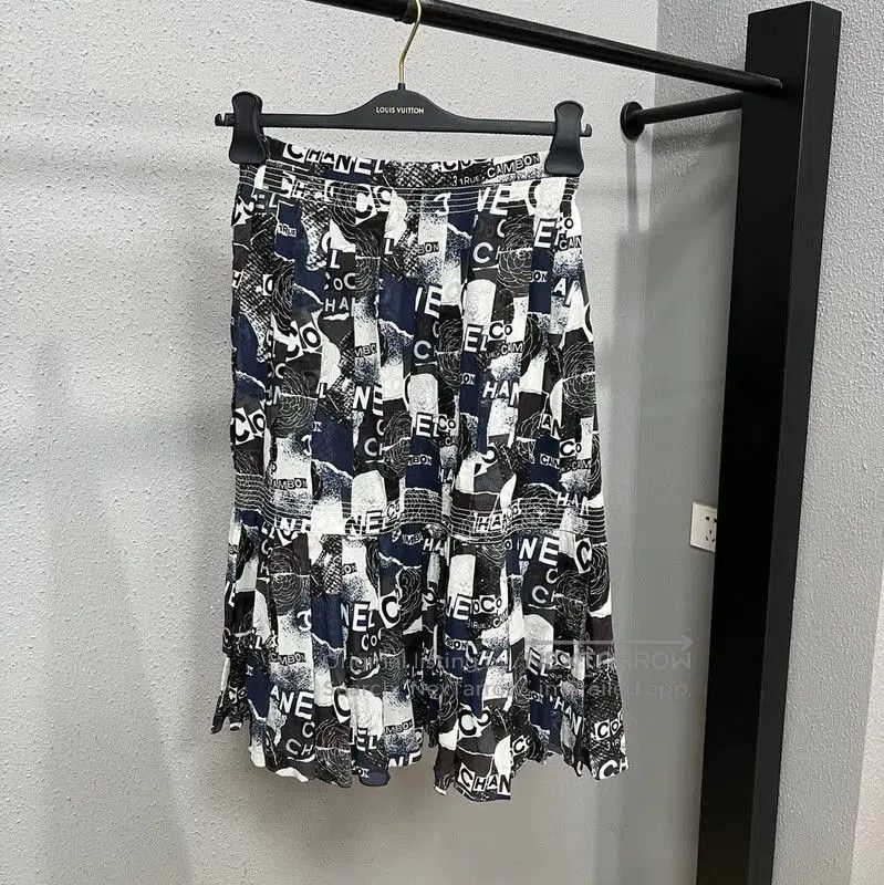 Chanel Chanel Multicolor Silk Midi Skirt . Size 30" / US 8 / IT 44 - 1 Thumbnail