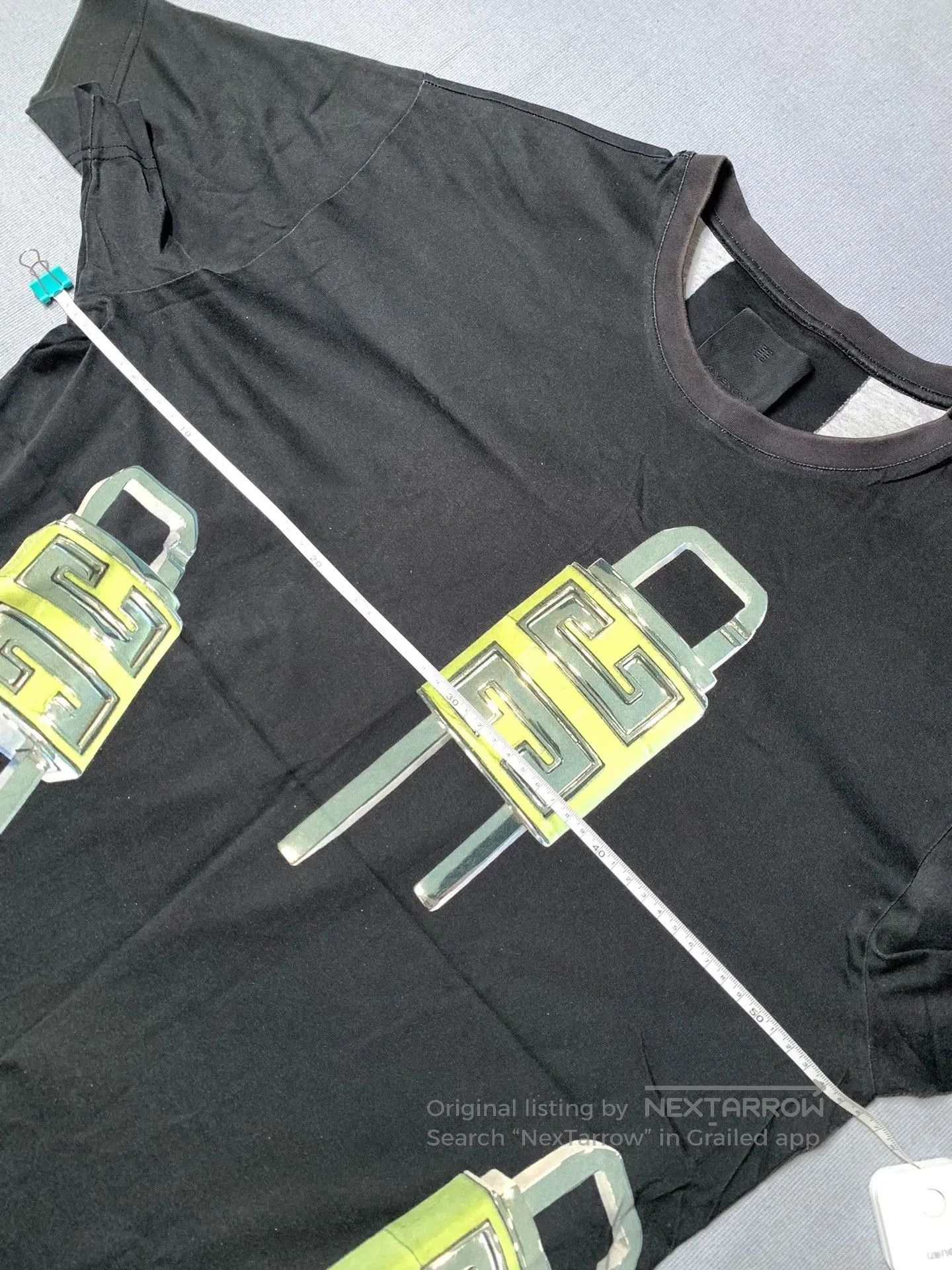 Givenchy Givenchy Lock Head Short Sleeve. Size US XS / EU 42 / 0 - 7 Thumbnail