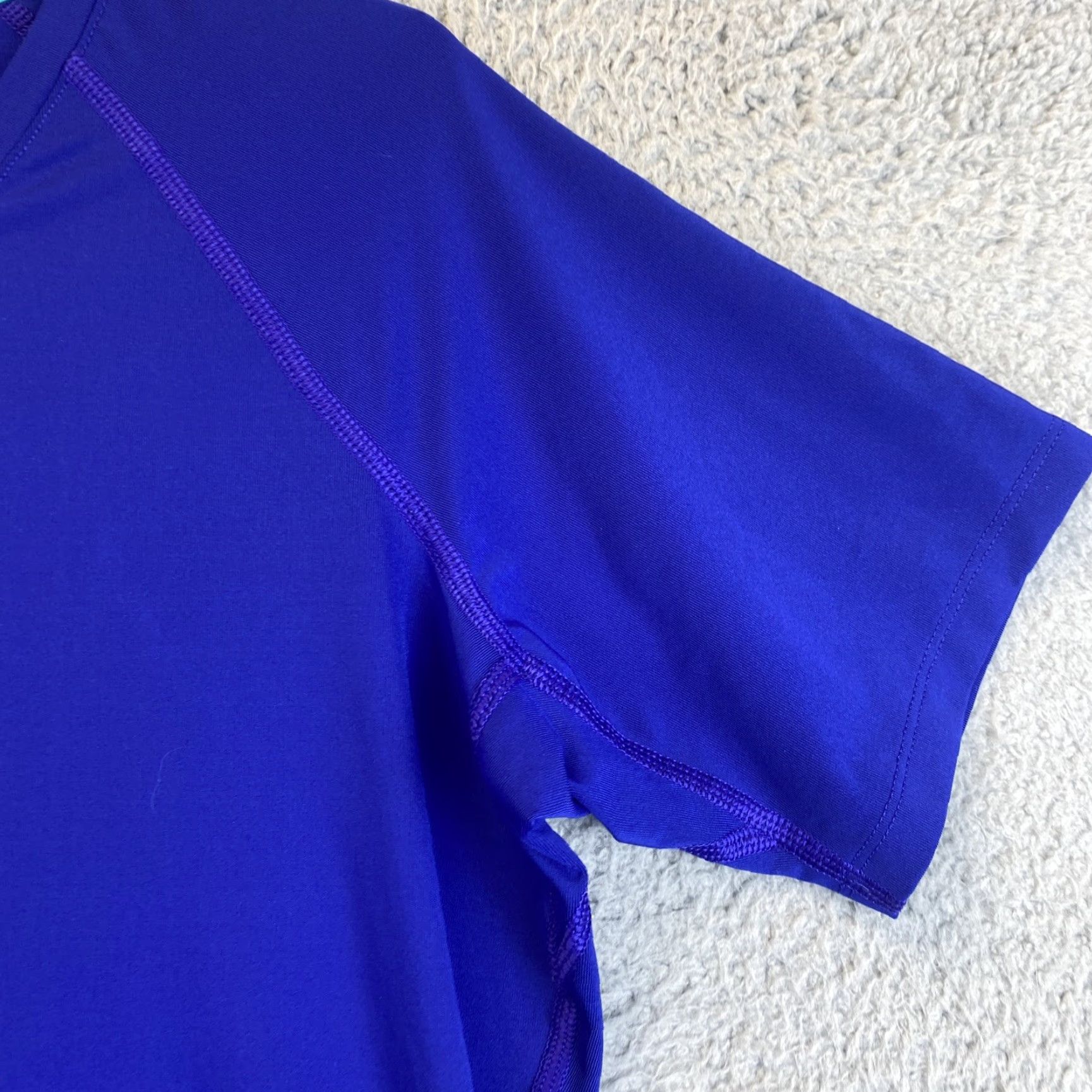 Reebok VINTAGE? No. Reebok Women’s Blue Short Sleeve T Shirt XL Regular Crew Neck Breathable Lightweight Logo 96% Polyester 4% Spandex Casual Sports 69-17 Size XL / US 12-14 / IT 48-50 - 3 Thumbnail