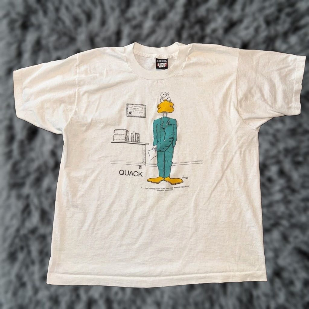 VINTAGE The Sitting Duck Corp Shirt USA Made White Screen Stars XL/ L Crew Neck Short Sleeve Duck Graphic Print Men T-Shirt 34.5x31.5 Pit to Pit