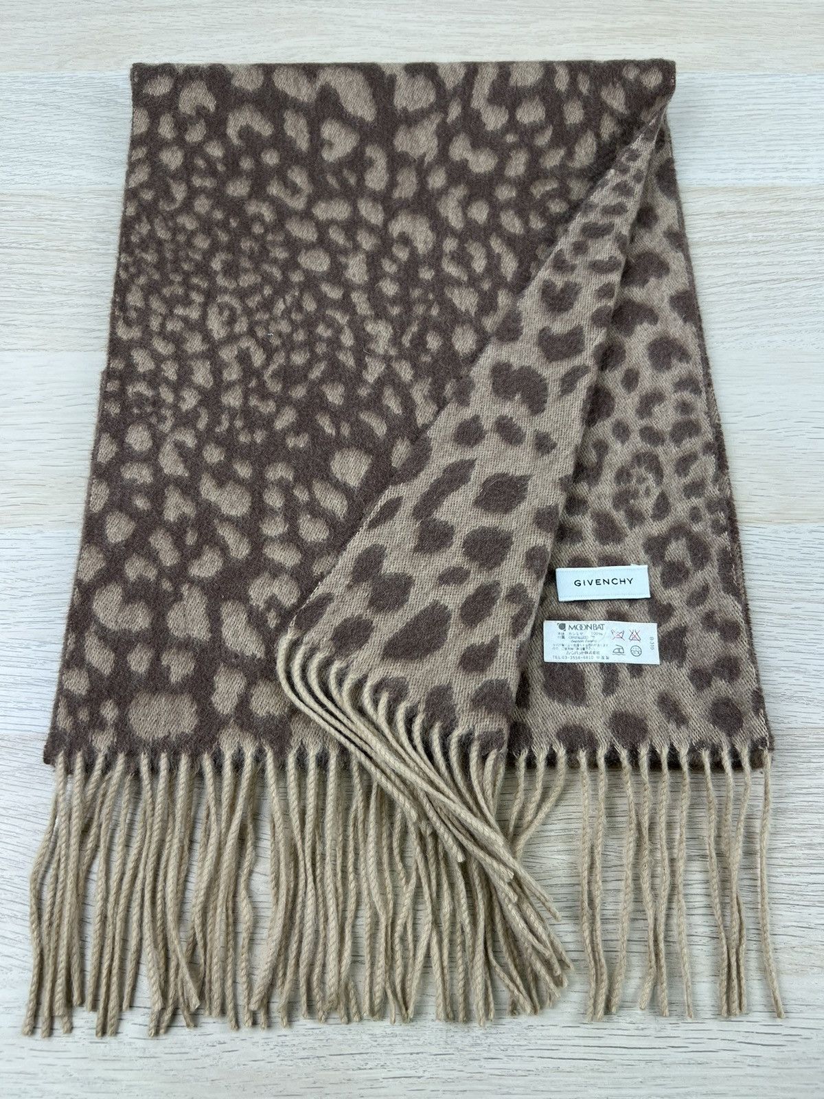 Givenchy Givenchy Scarf / Muffler / Neckwear M063 Size ONE SIZE - 3 Thumbnail