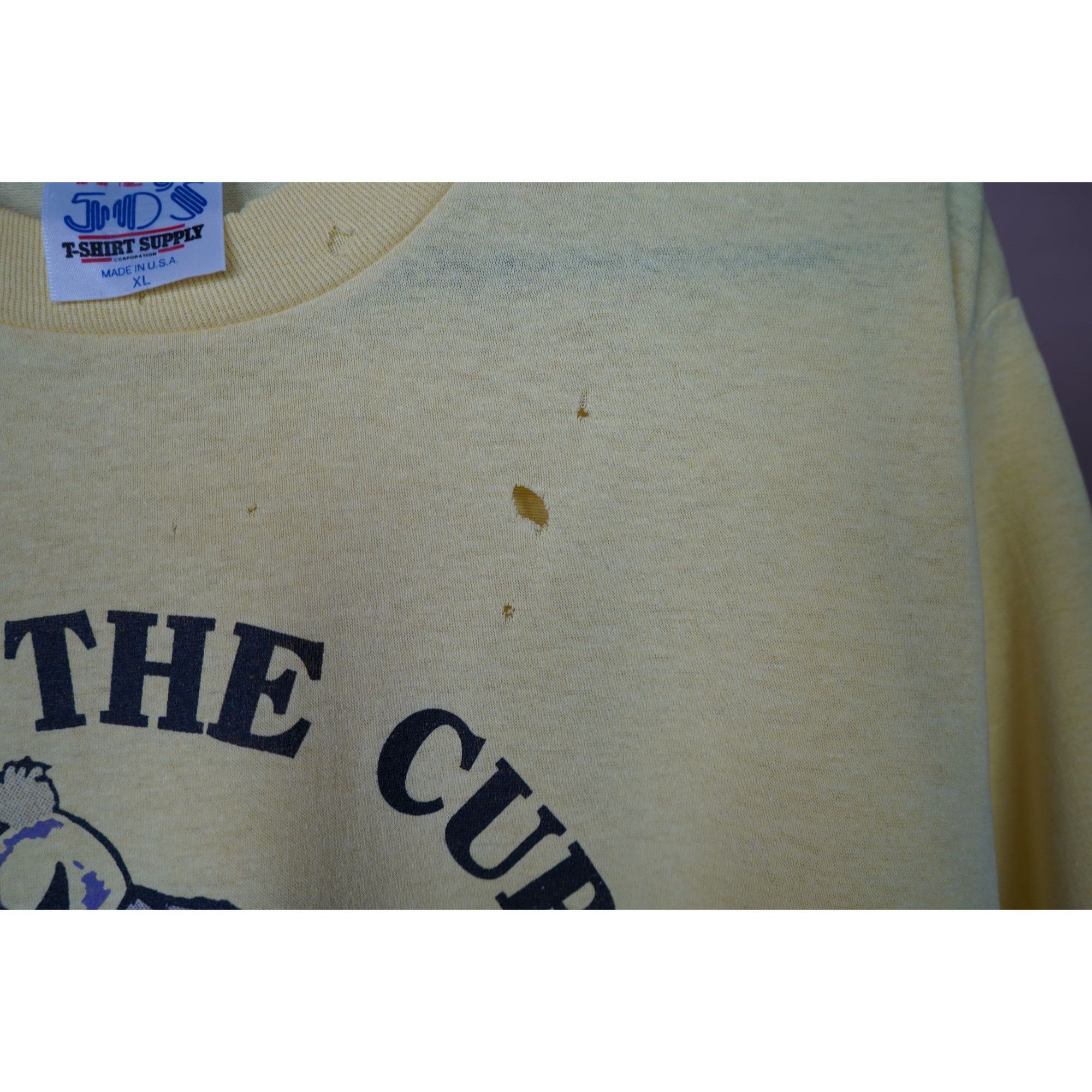Vintage 90s Frontier Las Vegas Yellow Distressed L VTG Tshirt #387 Size US L / EU 52-54 / 3 - 5 Thumbnail
