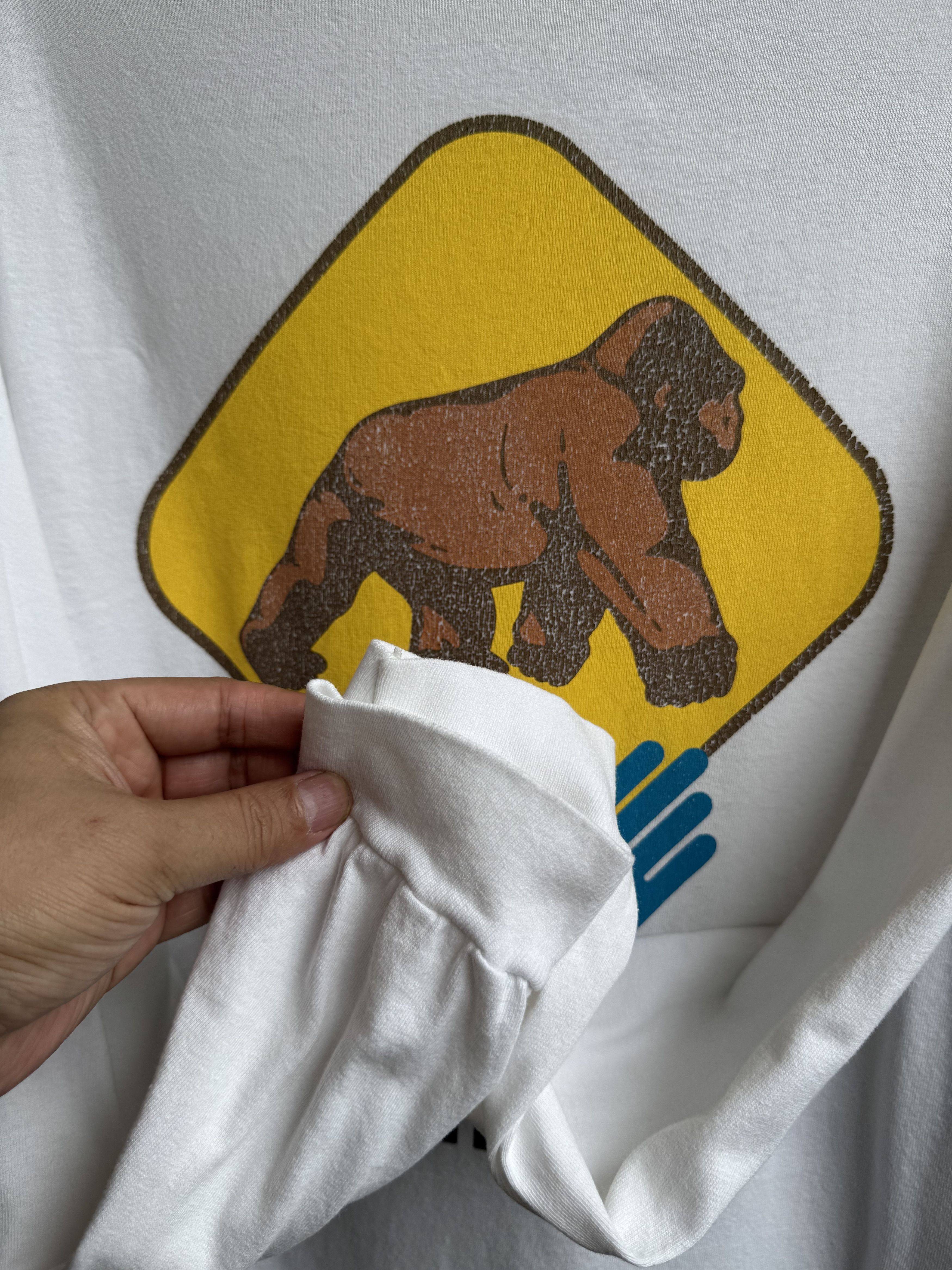 X-LARGE X-Large No Gorilla Hunting T-Shirt Size US L / EU 52-54 / 3 - 2 Thumbnail