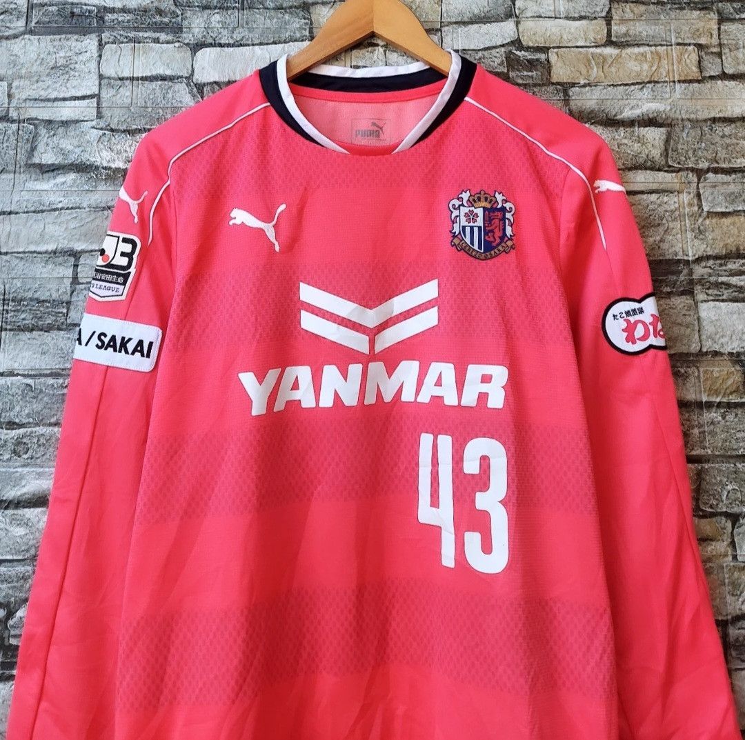 Puma 2016 CEREZO OSAKA HOME JERSEY Size US M / EU 48-50 / 2 - 3 Thumbnail