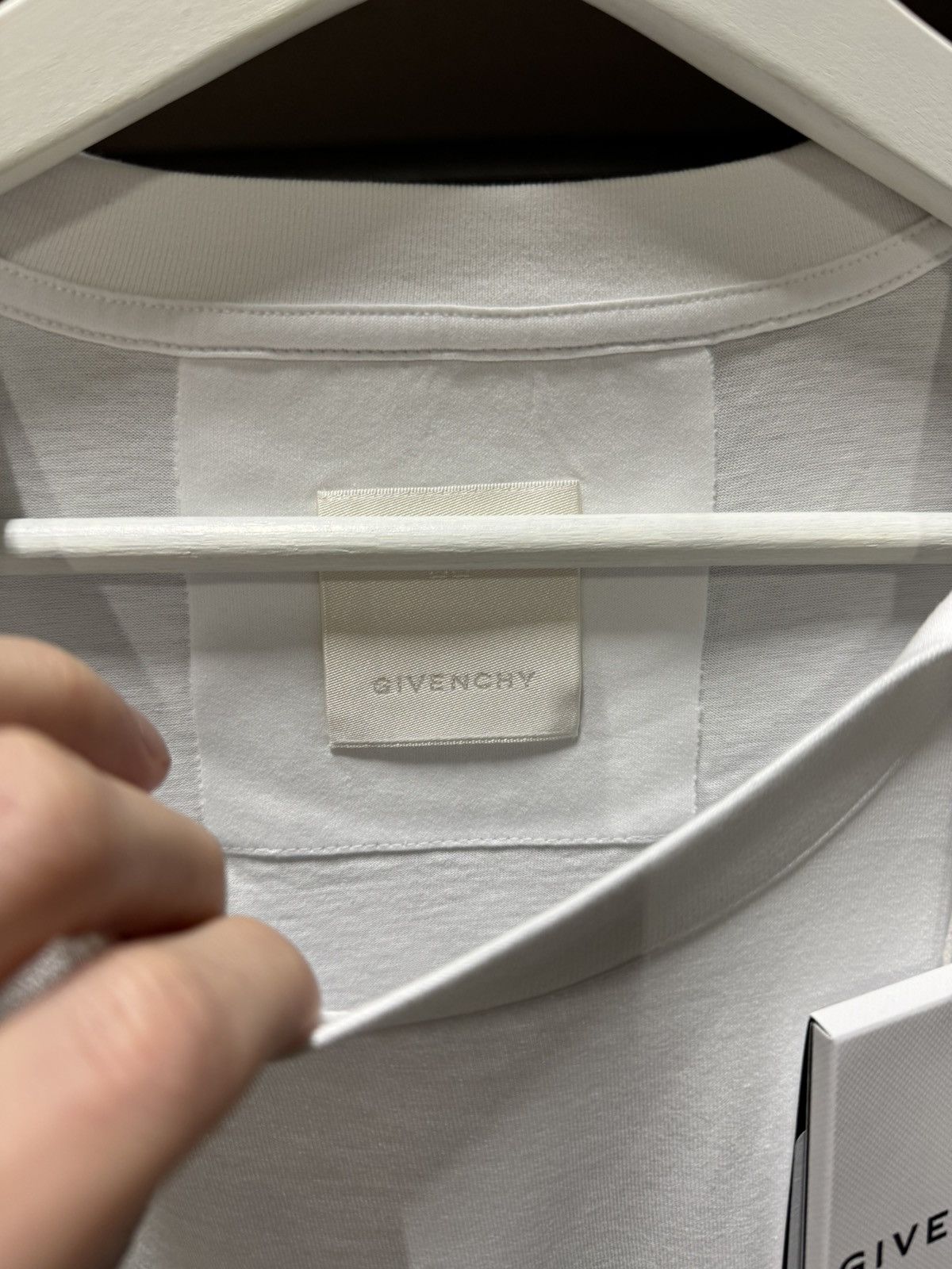 Givenchy Givenchy Logo T-Shirt NEW 650$ Size US XL / EU 56 / 4 - 3 Thumbnail