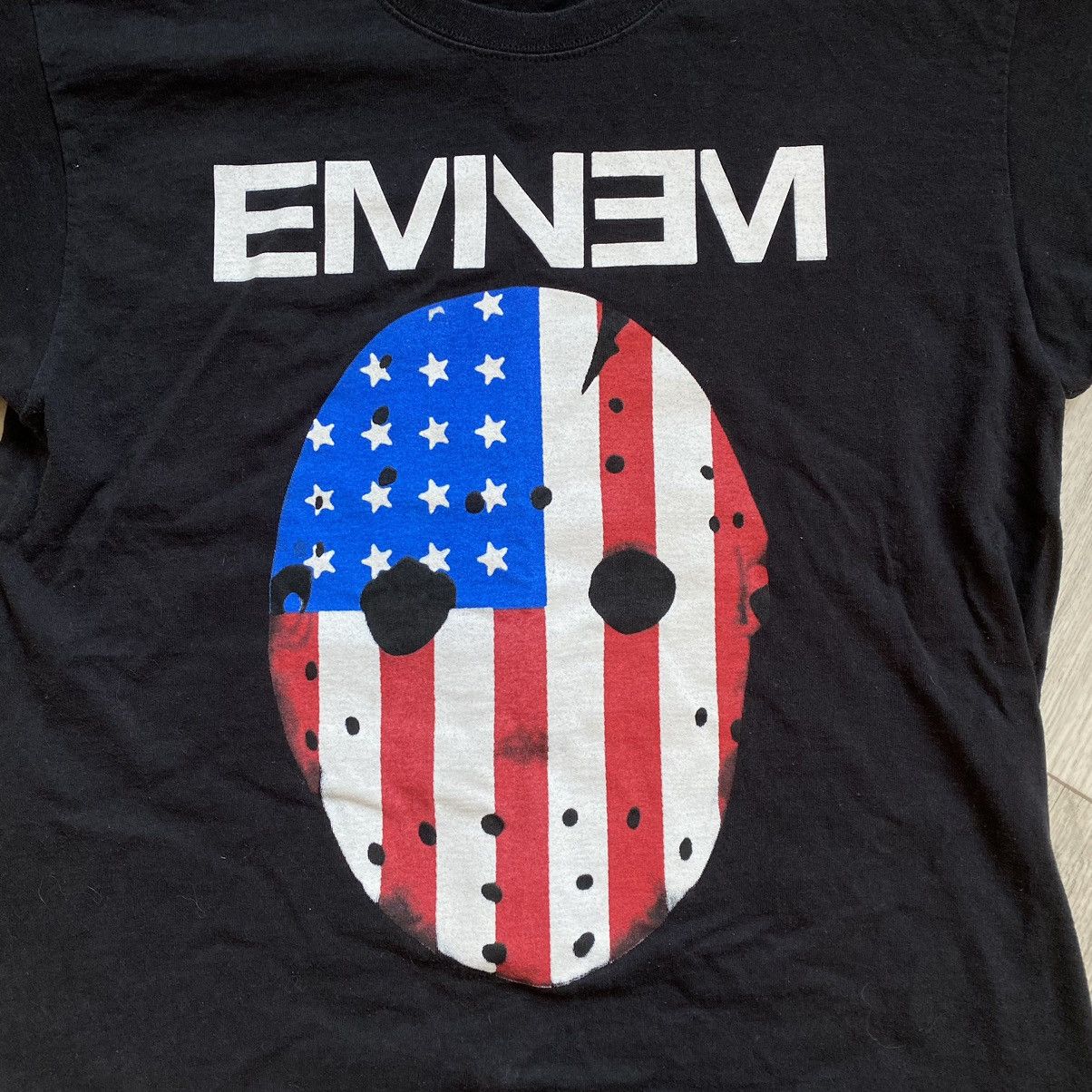 Band Tees EMINEM RAPPER MASK USA FLAG ENGLAND TOUR 2014 T SHIRT Size US L / EU 52-54 / 3 - 3 Thumbnail