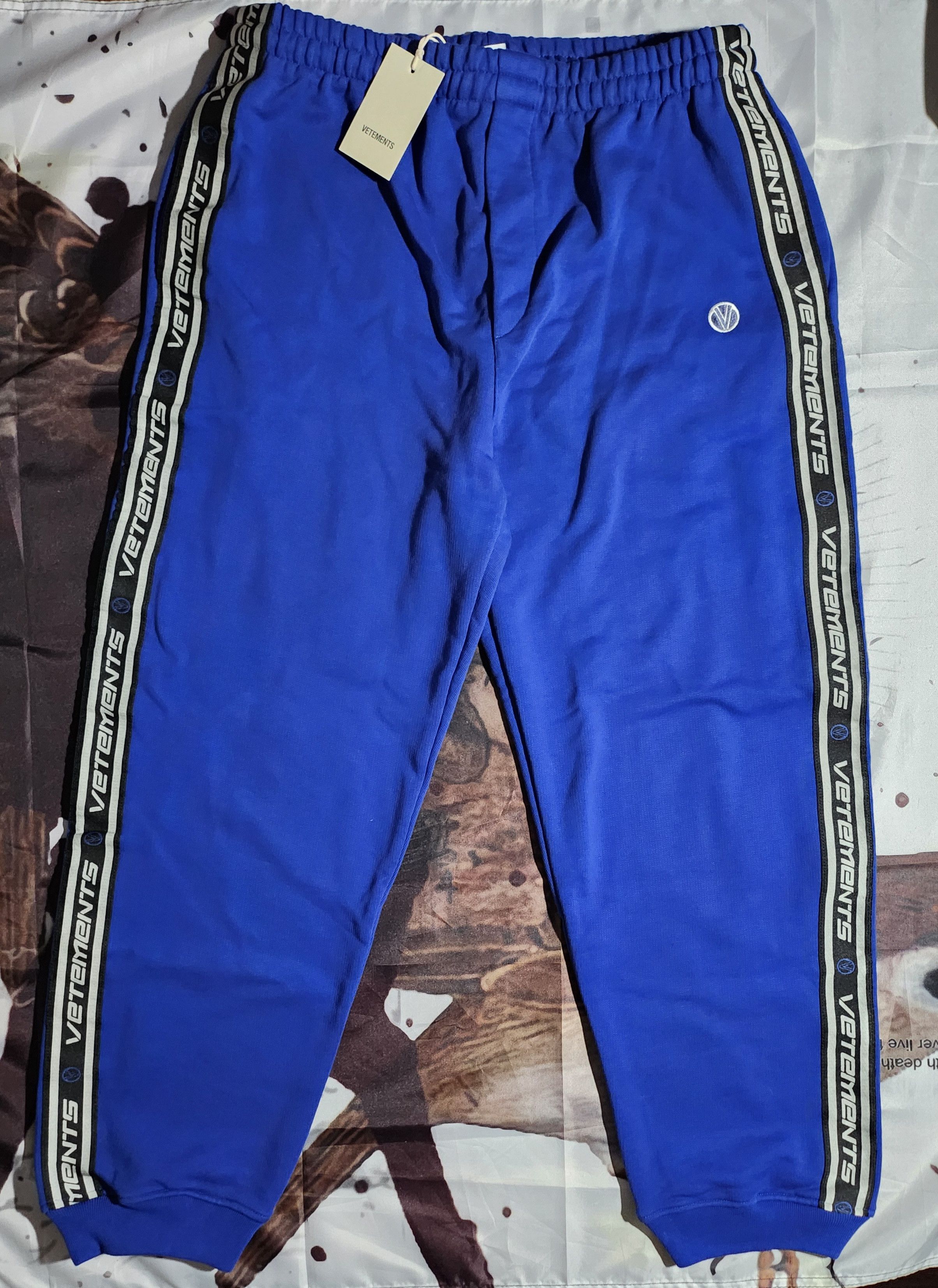 Vetements Vetements Tape Logo Joggers Size US 36 / EU 52 - 1 Thumbnail