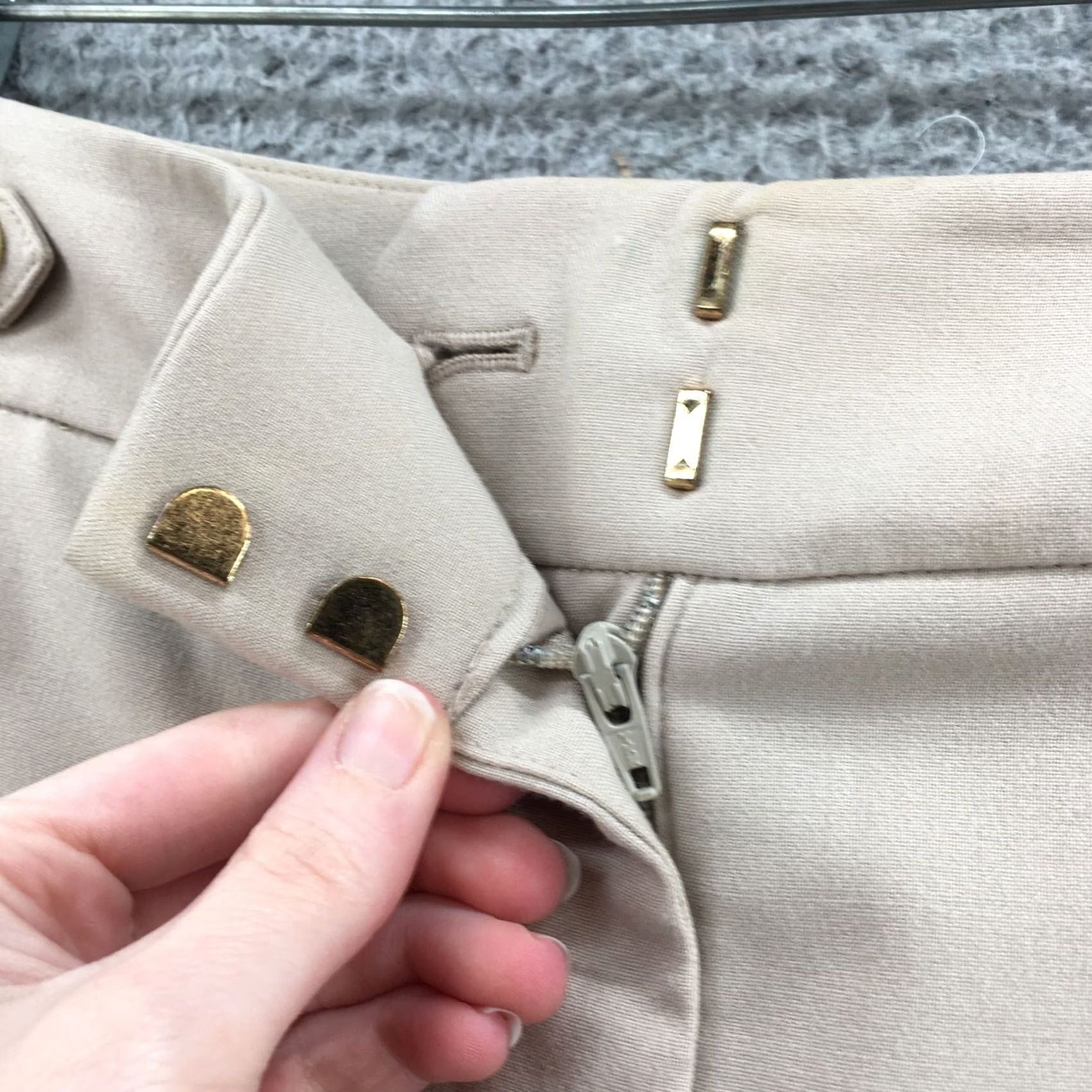 Calvin Klein Calvin Klein Dress Pants Womens 4 Beige Mid Rise Flat Front Zip Slim Leg Flat Front Pockets Classic Dress Pants Womens Menstrual? Size 27" / US 4 / IT 40 - 3 Thumbnail