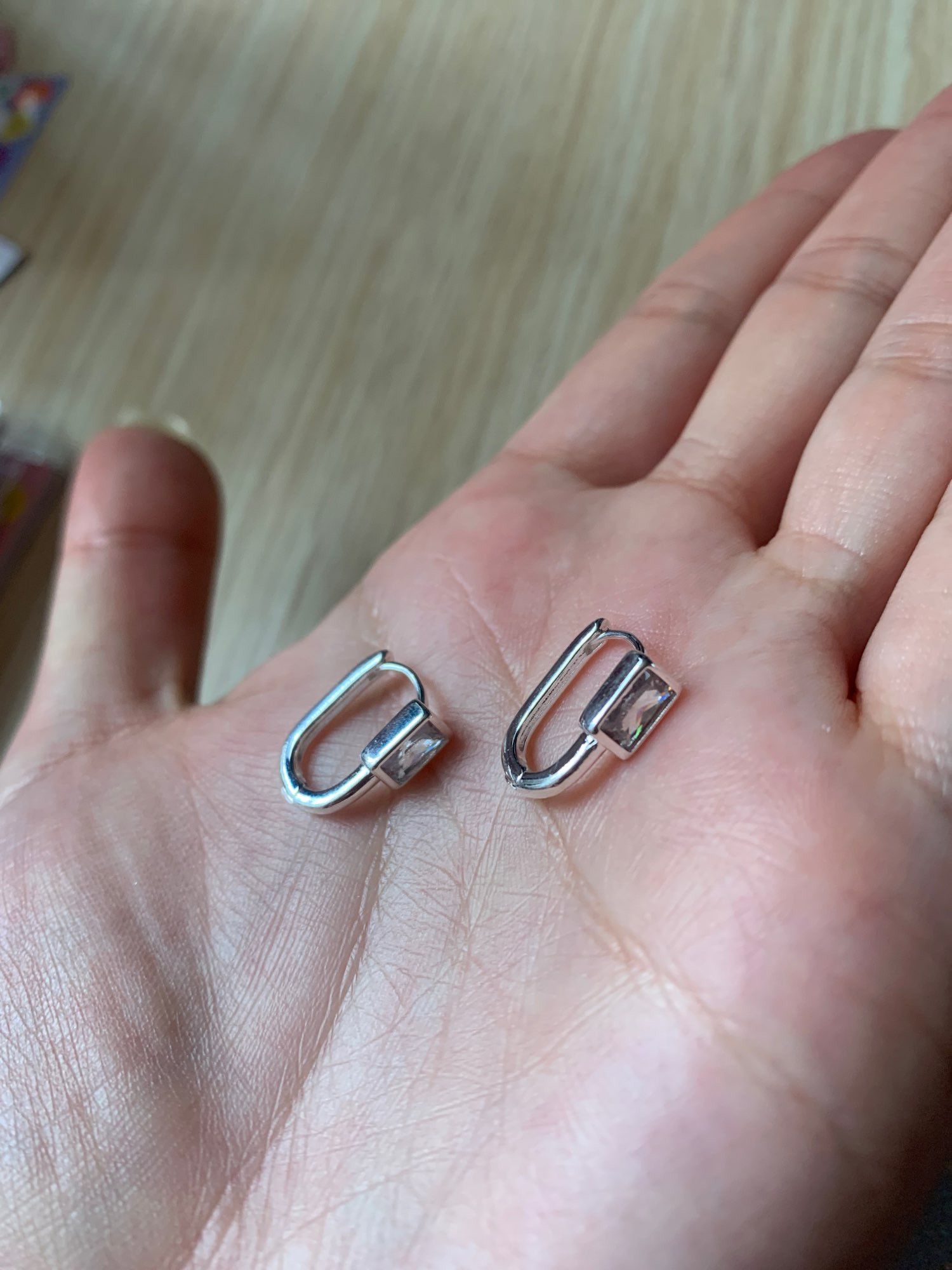Vintage U-Shape Hoop Earring Size ONE SIZE - 4 Thumbnail