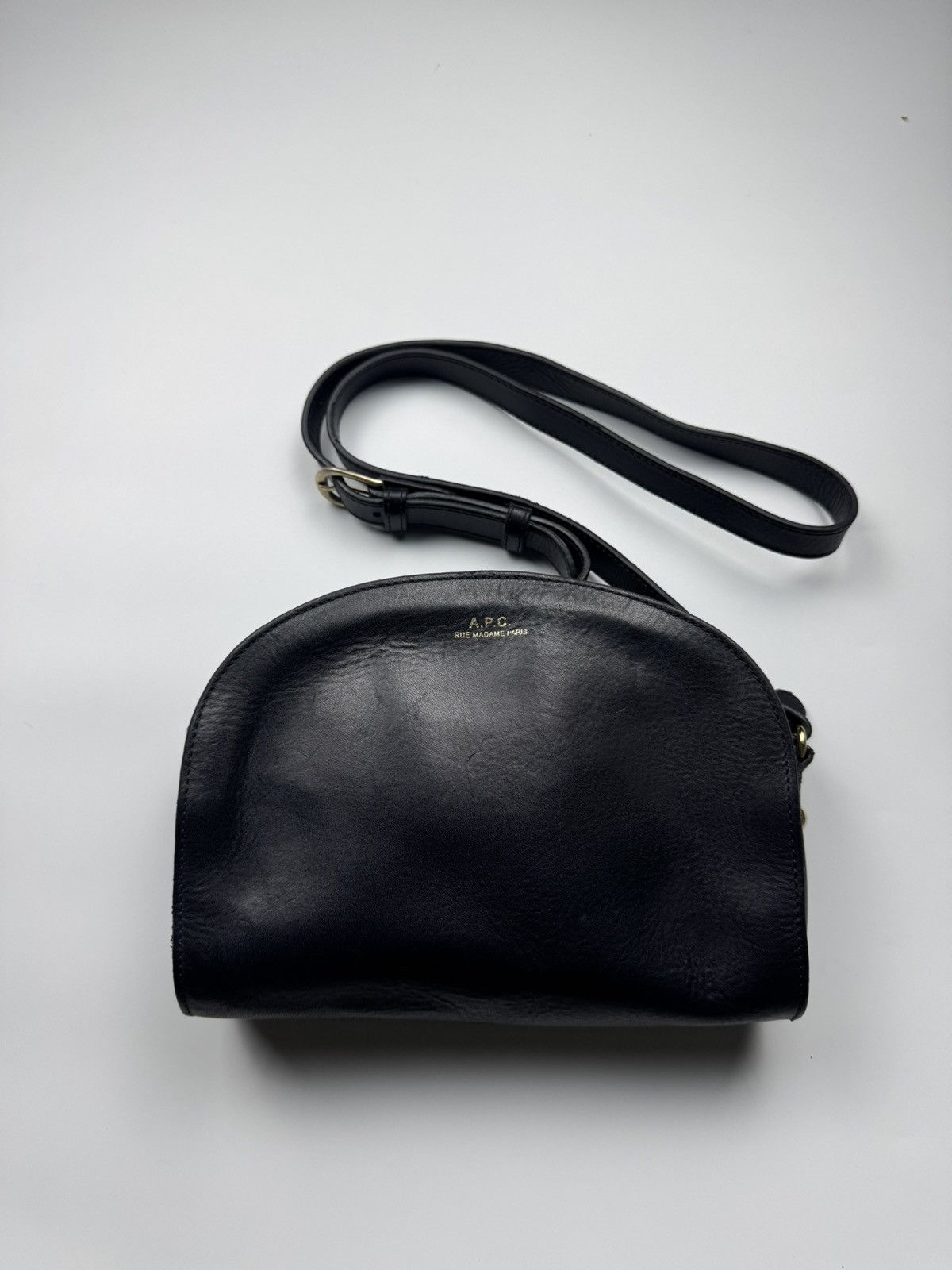 A.P.C. A.P.C. Navy Half Moon Demi Lune Crossbody Bag Size ONE SIZE - 1 Thumbnail