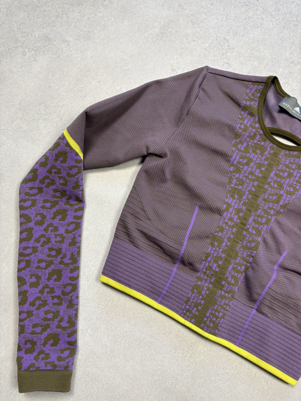 Adidas × Stella McCartney Adidas by Stella McCartney Purple Cheetah Seamless Crop Top Size XS / US 0-2 / IT 36-38 - 4 Thumbnail