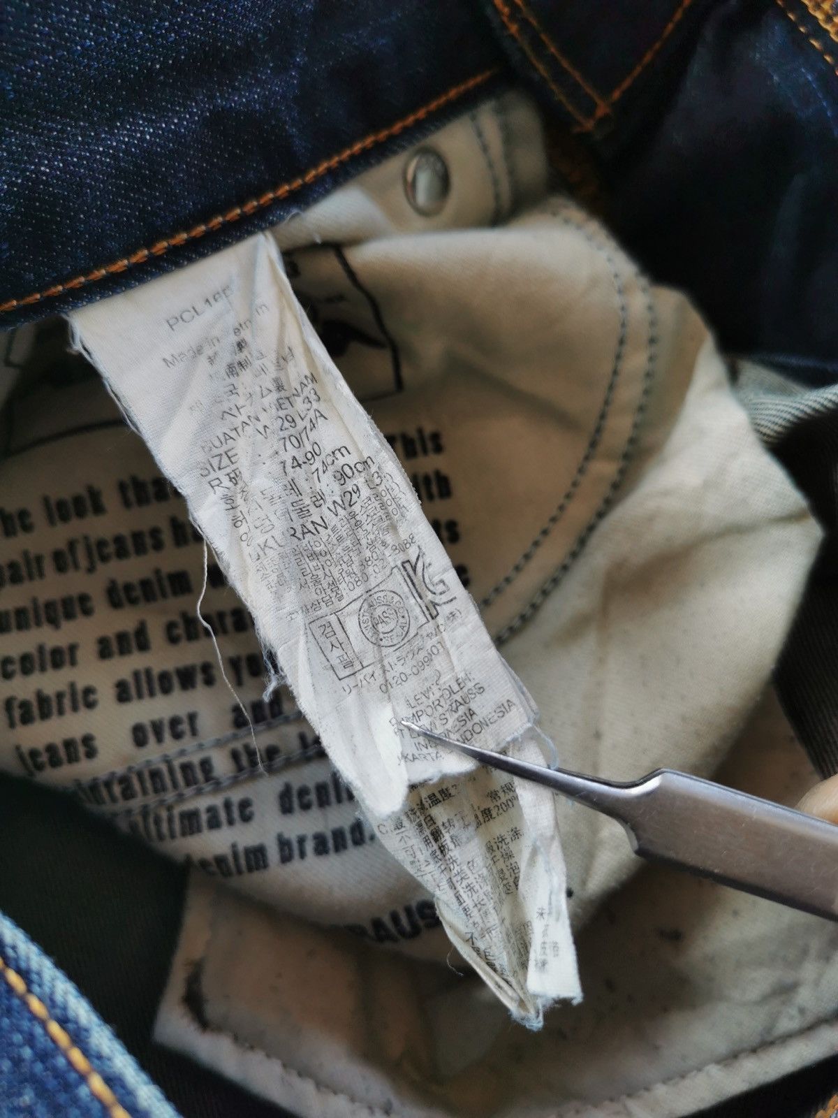 Levi's Jeans Levis 504 Straight distressed fuck jeans Size US 29 - 11 Thumbnail