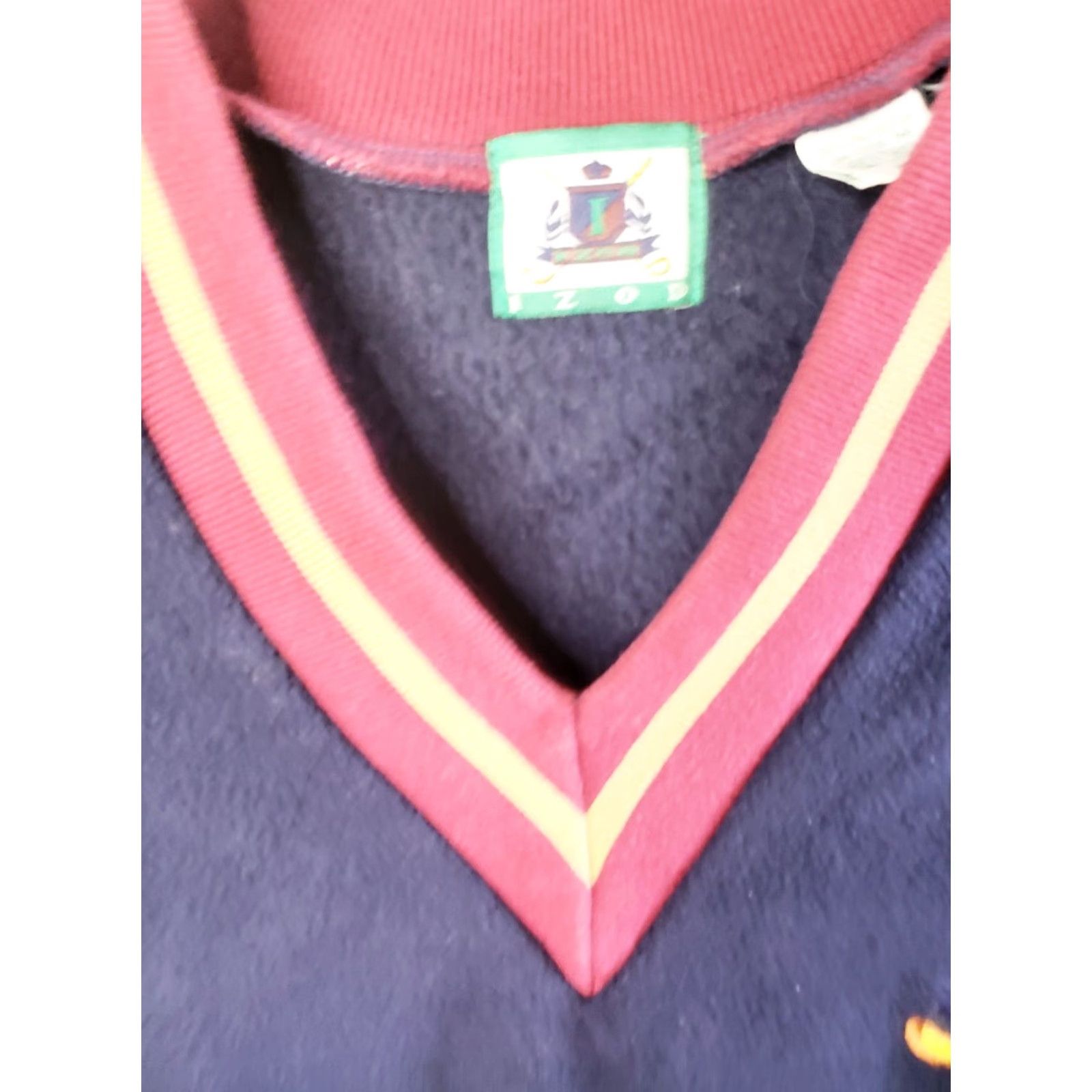 Izod VINTAGE IZOD Vest Shirt Men M Navy Blue w Red Trim 100% Polyester Golf Vest Size US M / EU 48-50 / 2 - 7 Thumbnail