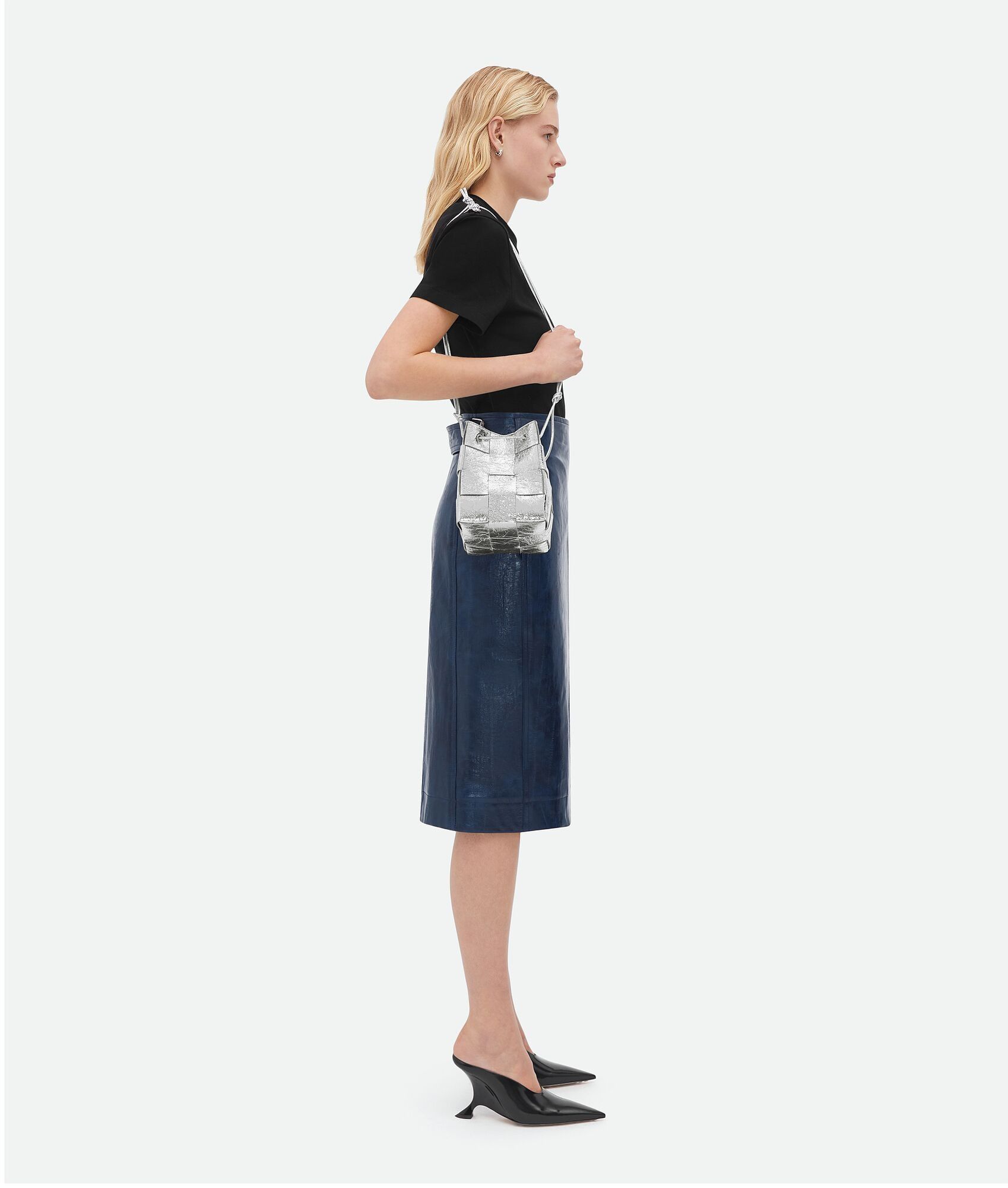 Bottega Veneta o1n1vont1124 Size: OS / Small Cassette Bucket Bag in Silver Size ONE SIZE - 4 Thumbnail