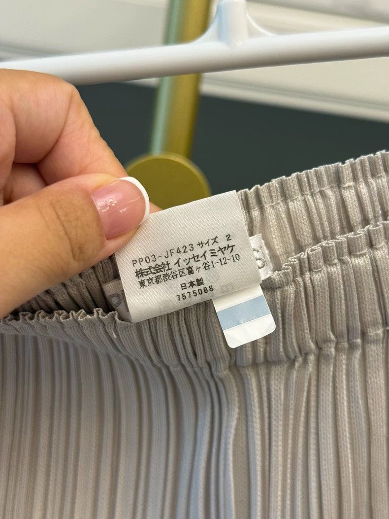 Issey Miyake Issey Miyake size:2 Beige pleated trousers and straight-le Size 31" - 7 Thumbnail