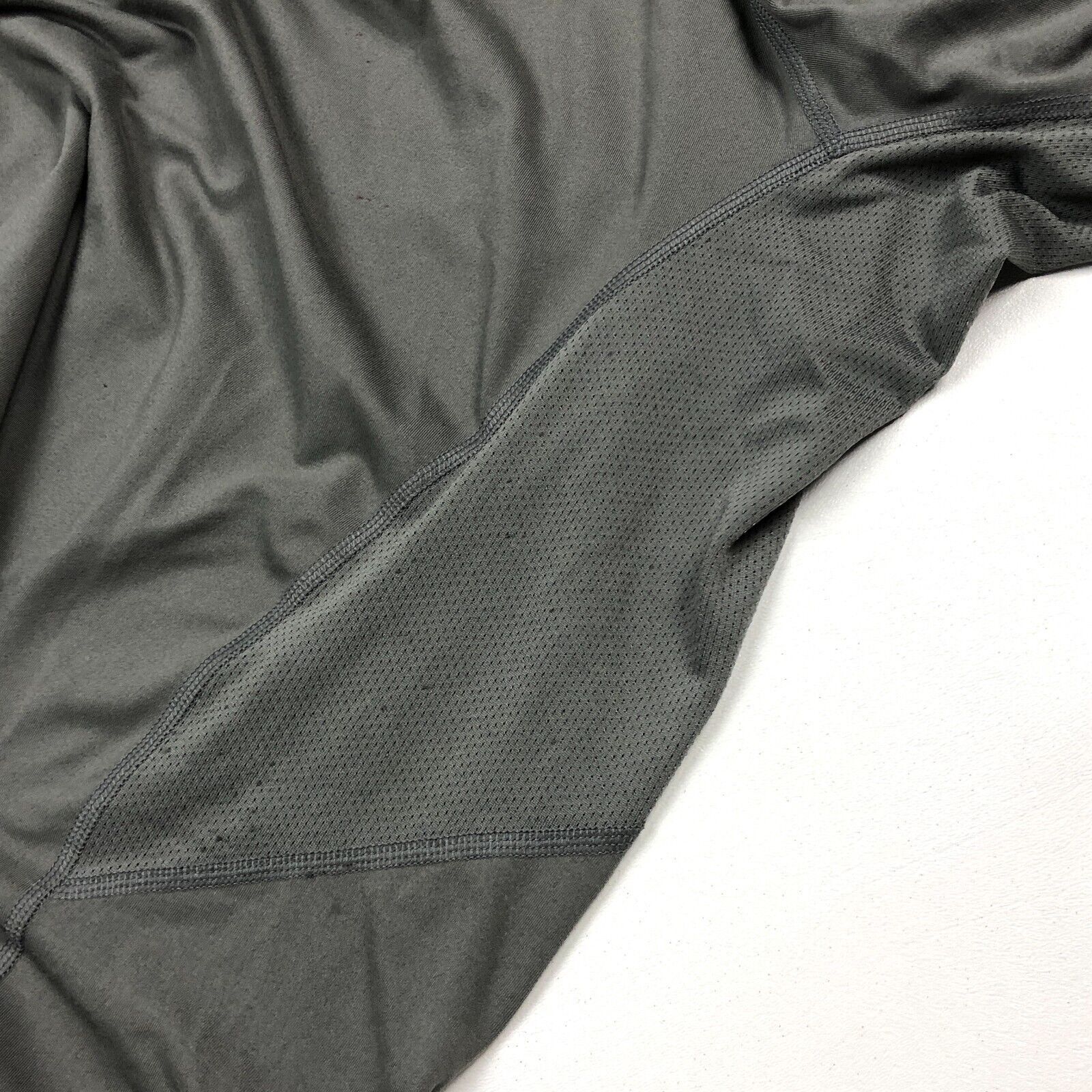 Oakley × Vintage Oakley 1/4 Zip Pullover Lightweight Work Out Running Small Size US S / EU 44-46 / 1 - 6 Thumbnail