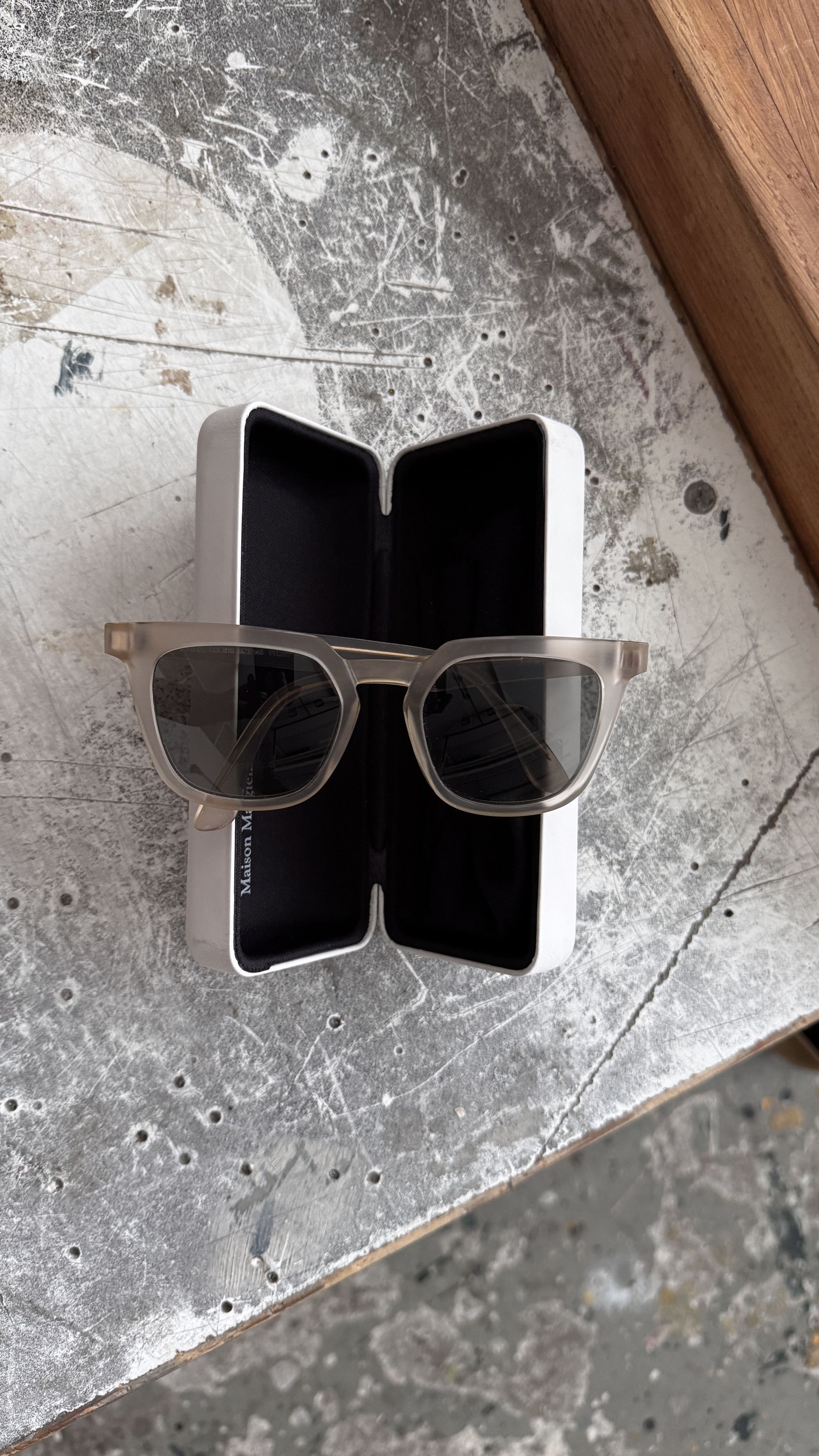 Maison Margiela × Mykita aa . OS . collector . MMRAW08 . COL 816 . SIZE 145 . 51.21 Size ONE SIZE - 1 Thumbnail