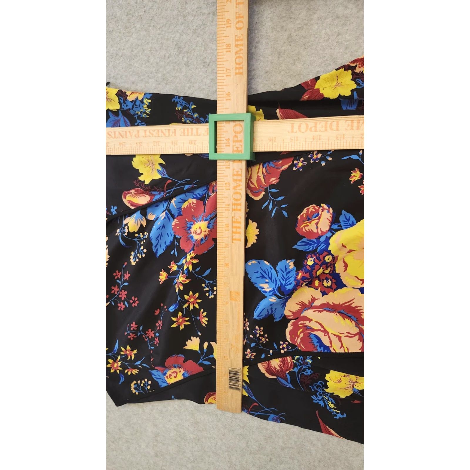 Diane von Furstenberg Diane von Furstenberg Silk Dress Womens 10 Wrap Dress Sleeveless Black Floral Party/Cocktail Workwear 100% Silk Shoes? (no) Size L / US 10 / IT 46 - 7 Thumbnail