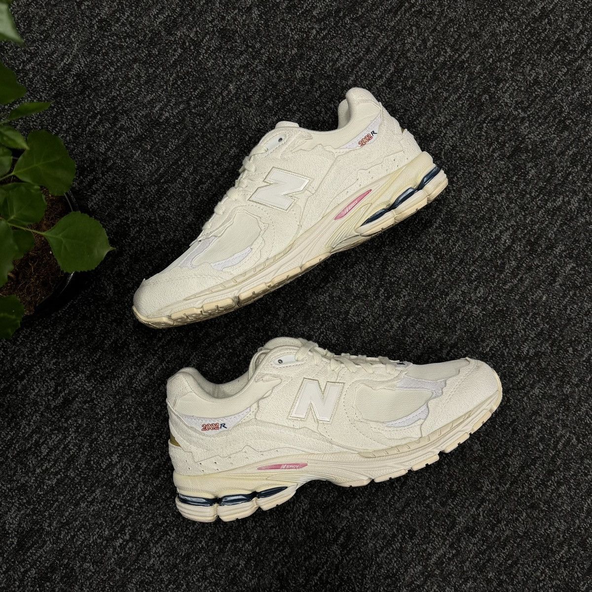 New Balance New Balance 2002R Protection Pack Sea Salt Size US 9 / EU 42 - 1 Thumbnail
