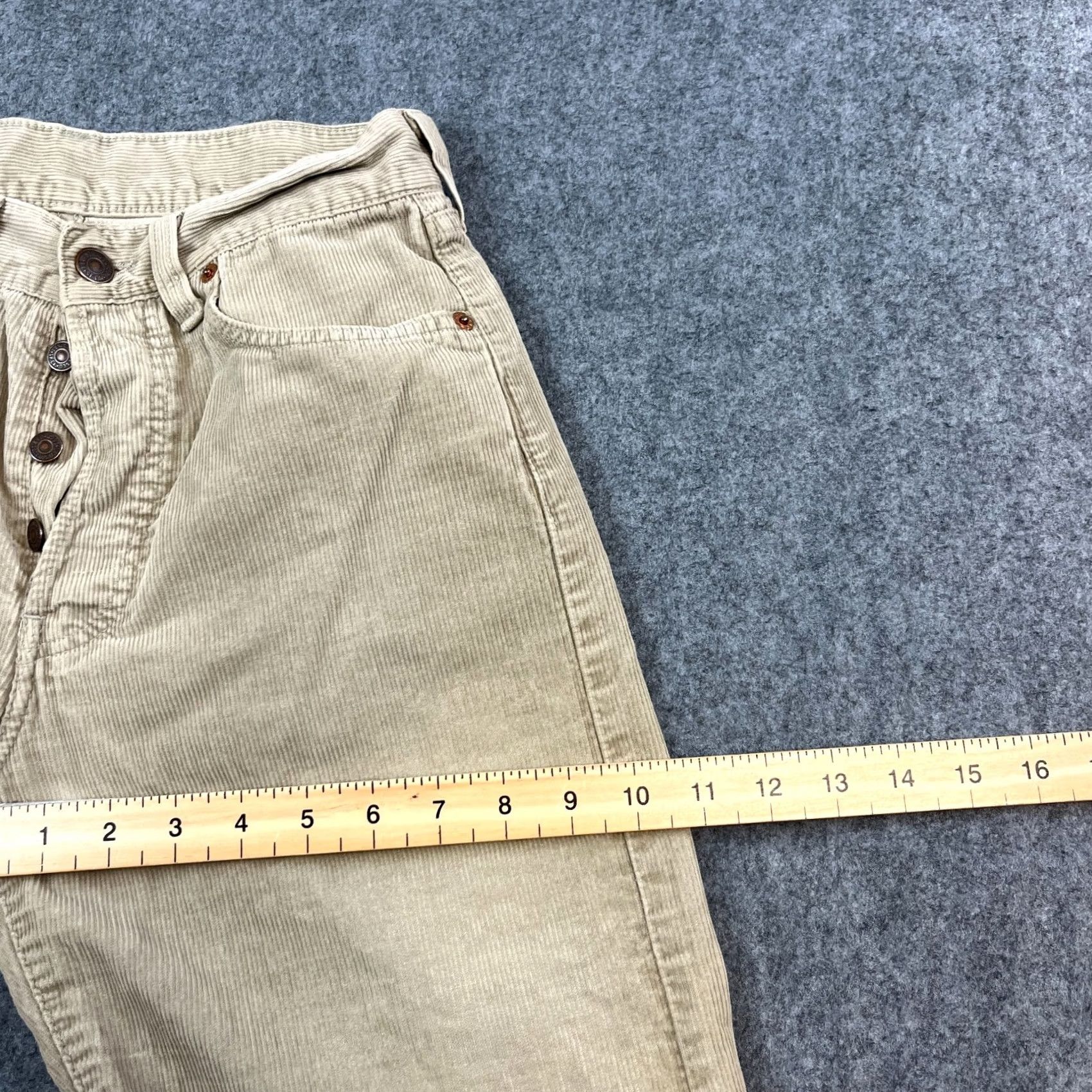 Levi's VINTAGE Levi's Jeans Womens Corduroy Straight 26 30 UK 6 High Waist Italian 90s Beige Cotton 5-Pocket Mens Womens 90s Size 26" / US 2 / IT 38 - 6 Thumbnail