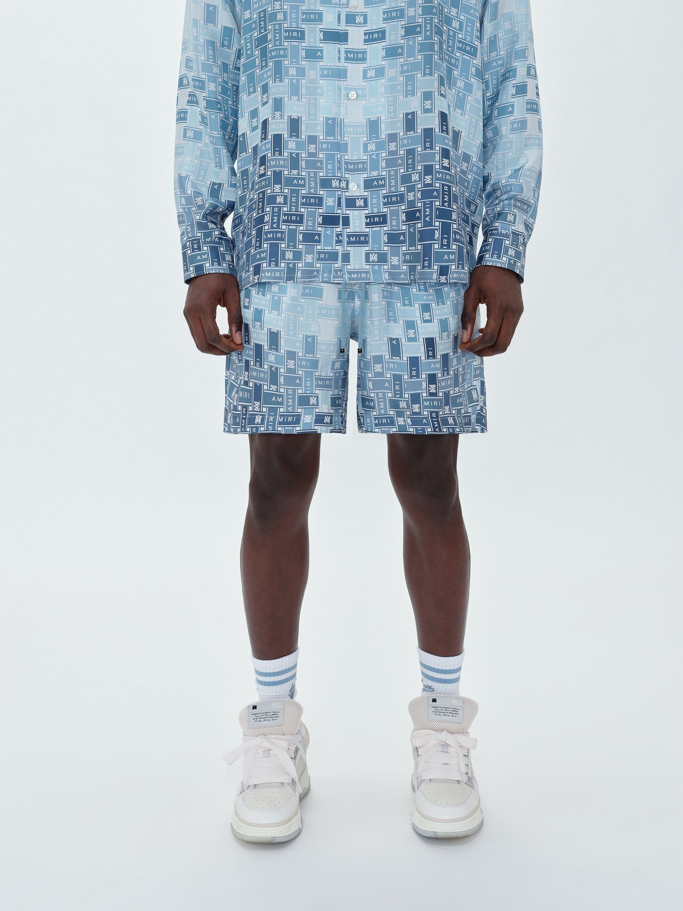 Amiri o1s1wg110825 Gradient Tape Short in Blue/White Size US 34 / EU 50 - 2 Thumbnail