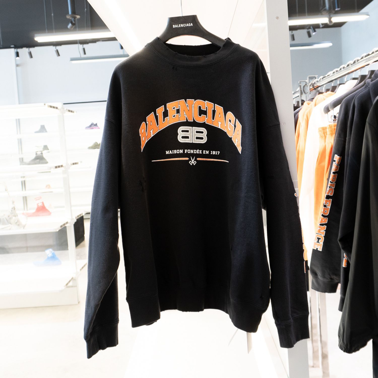 Balenciaga Maison Cotton Crewneck Size US S / EU 44-46 / 1 - 1 Preview