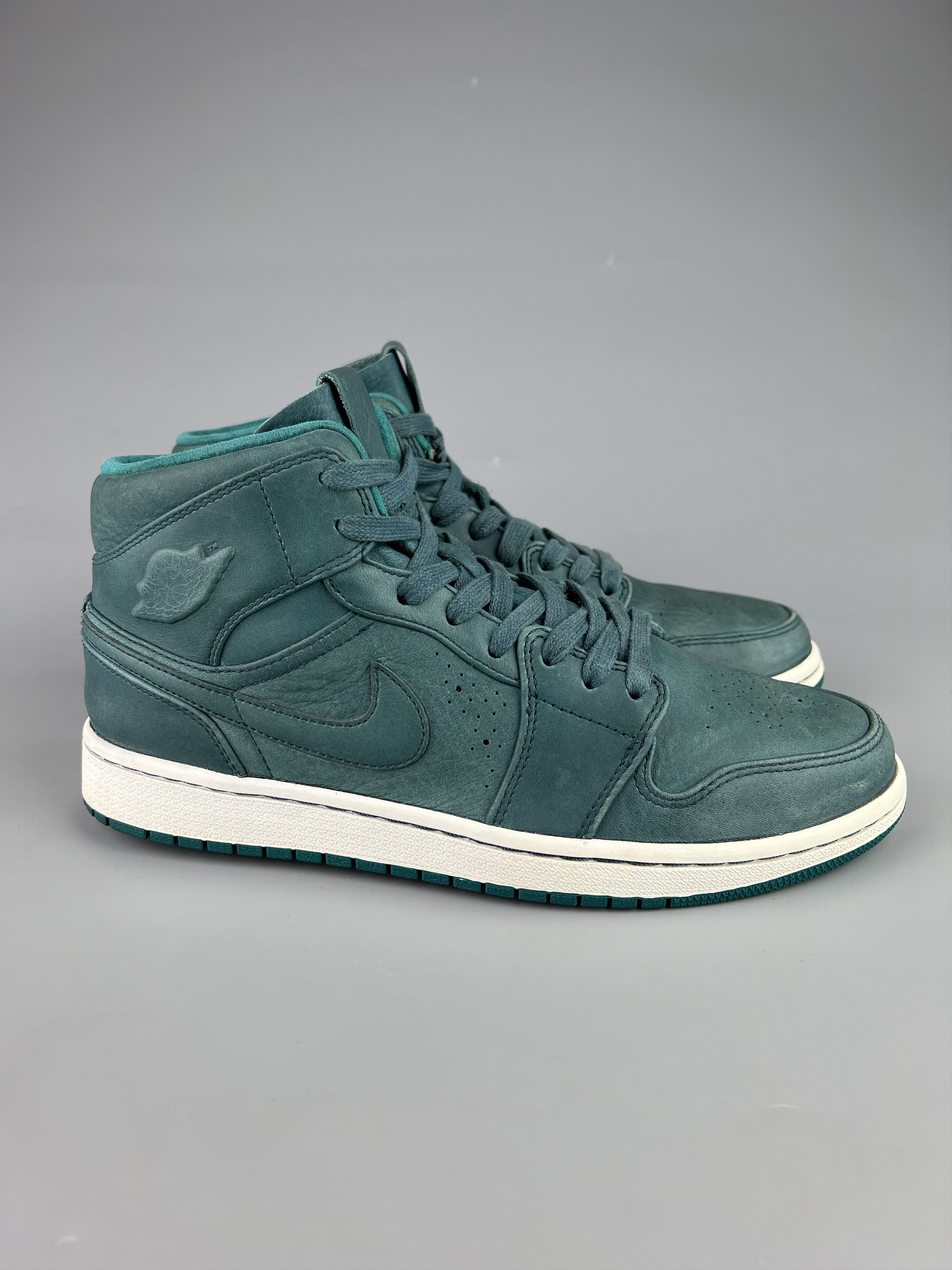 Jordan Brand Nike Streetwear 2014 Nike Air Jordan 1 Retro Mid Nouveau Teal Green US10 Grailed
