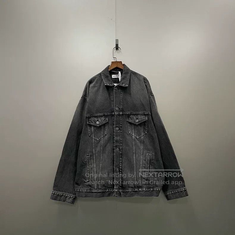 Balenciaga Balenciaga Castle Printed Denim Jacket Size XS / US 0-2 / IT 36-38 - 1 Thumbnail
