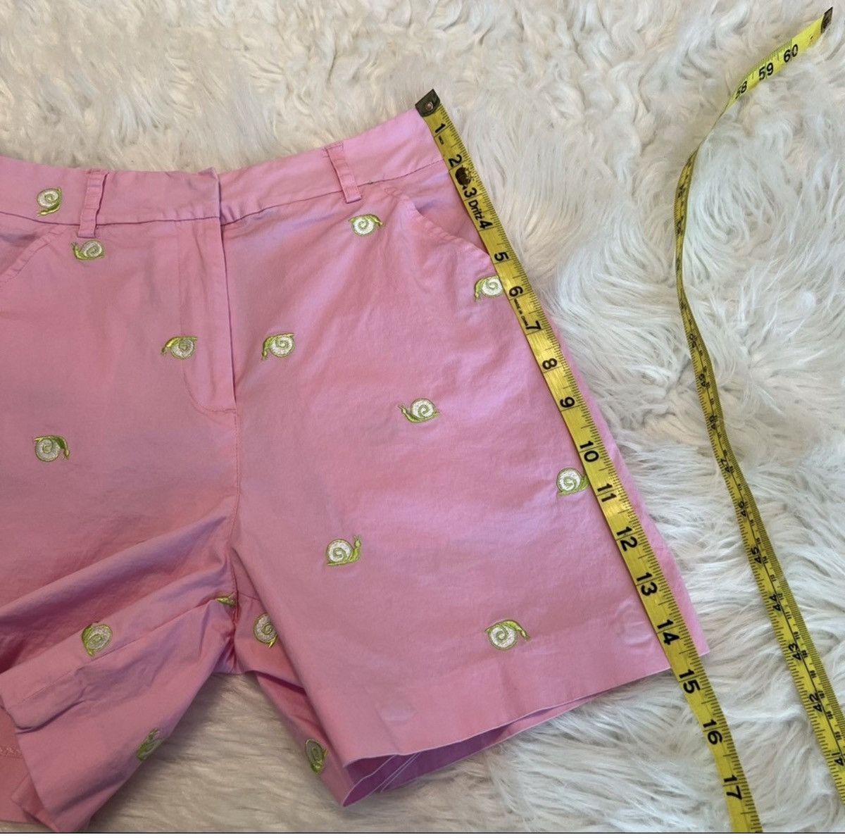Lilly Pulitzer VTG White Label Lilly Pulitzer Chino Shorts snail SZ 2 Pink Size 26" / US 2 / IT 38 - 8 Thumbnail