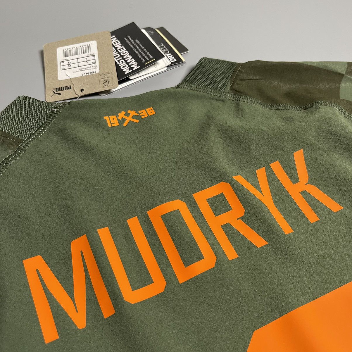 Puma × Vintage NWT SHAKHTAR PUMA 2022/2024 FOOTBALL AWAY JERSEY #10 MUDRYK Size US L / EU 52-54 / 3 - 13 Thumbnail