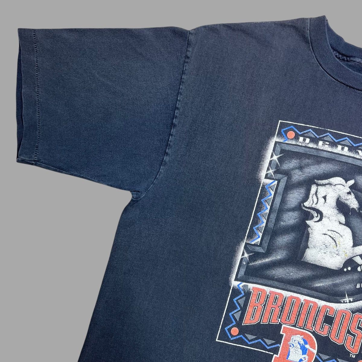 Logo 7 × NFL × Vintage 1994 NFL Denver Broncos Spell Out Graphic Logo 7 Graphic Tee Size US XL / EU 56 / 4 - 9 Thumbnail