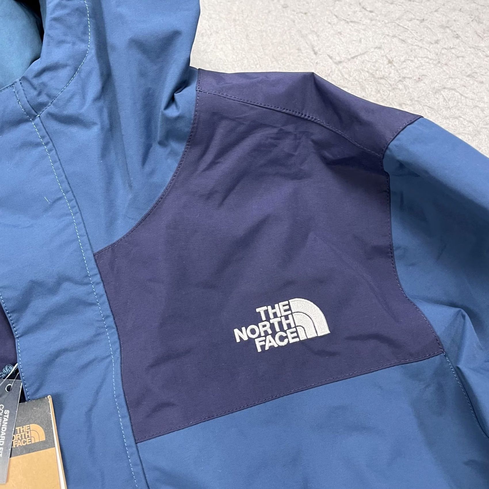 The North Face The North Face City Breeze Rain Parka Coat Mens M Blue DryVent Waterproof Hooded Full Zip Pockets Long Stand-Up Collar Embroidered Logo Vintage: No Size US M / EU 48-50 / 2 - 4 Thumbnail