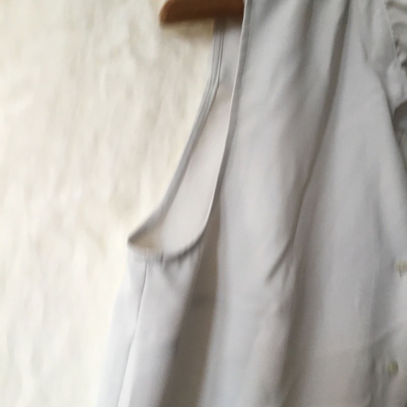 Ann Taylor Ann Taylor Light Beige Sleeveless Button Blouse Size M / US 6-8 / IT 42-44 - 4 Thumbnail