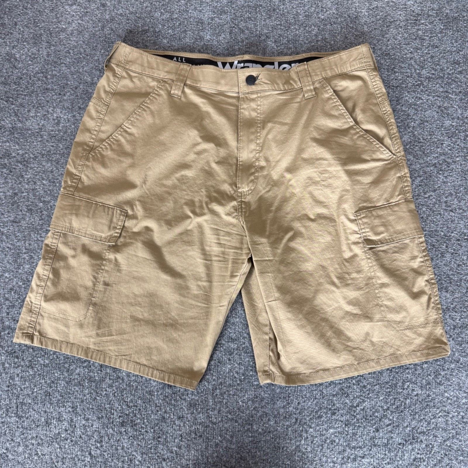 Wrangler Wrangler ATG Cargo Shorts Mens 36 Beige Outdoor Hiking Trail Size US 36 / EU 52 - 1 Thumbnail