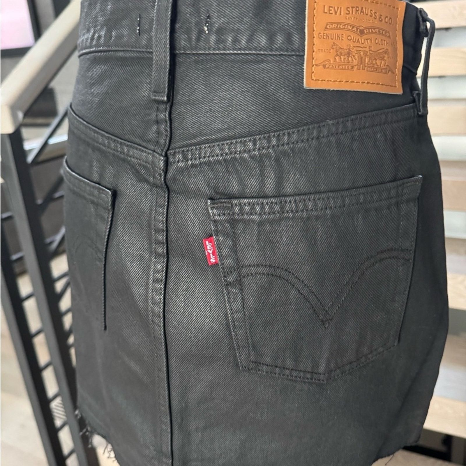 Levi's New Levi's Icon Black Leather look Mini Skirt size 25 Size 25" / US 0 / IT 36 - 14 Thumbnail