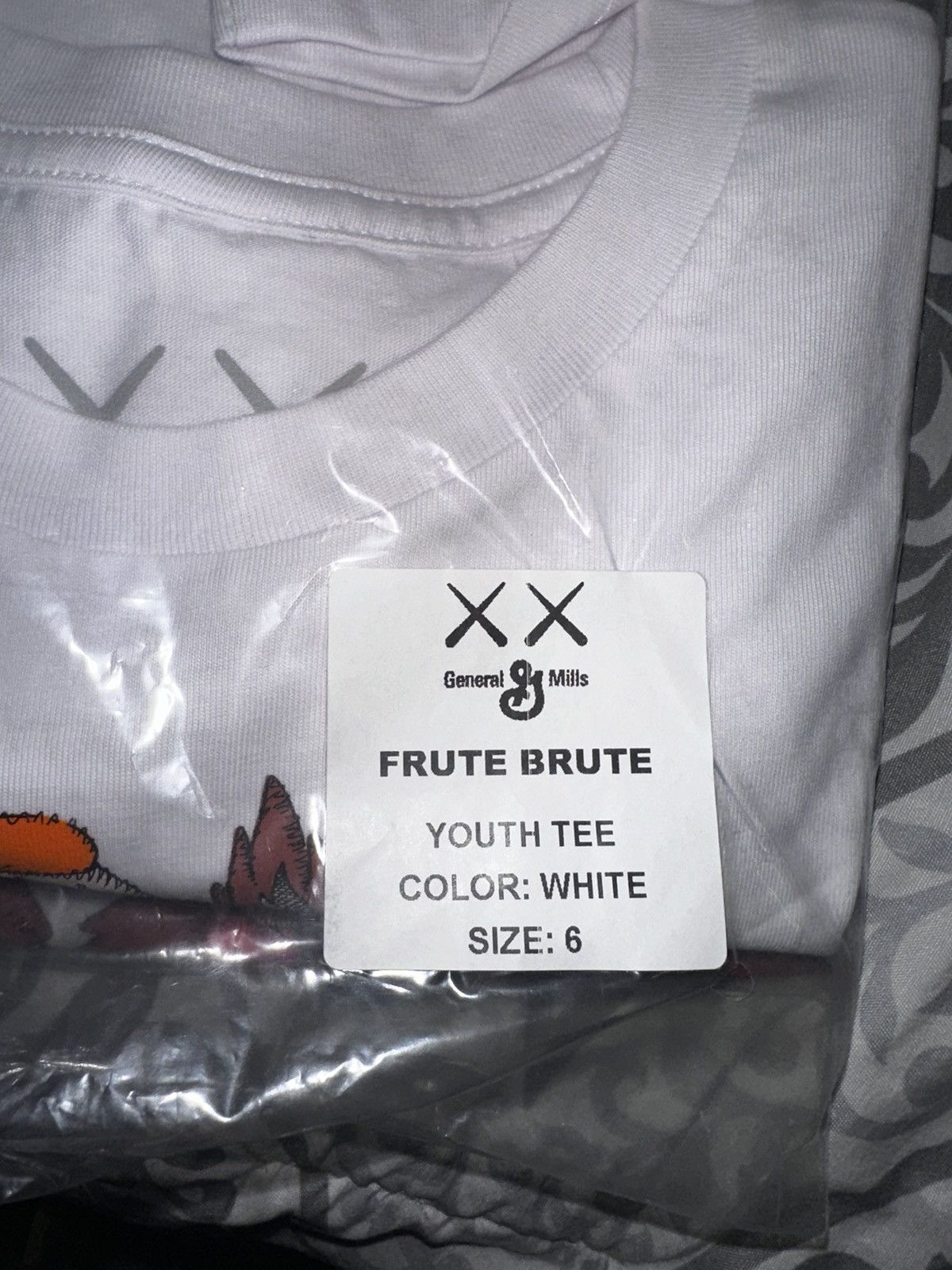 Kaws Kids KAWS x Monsters Frute Brute Size US XXS / EU 40 - 3 Thumbnail