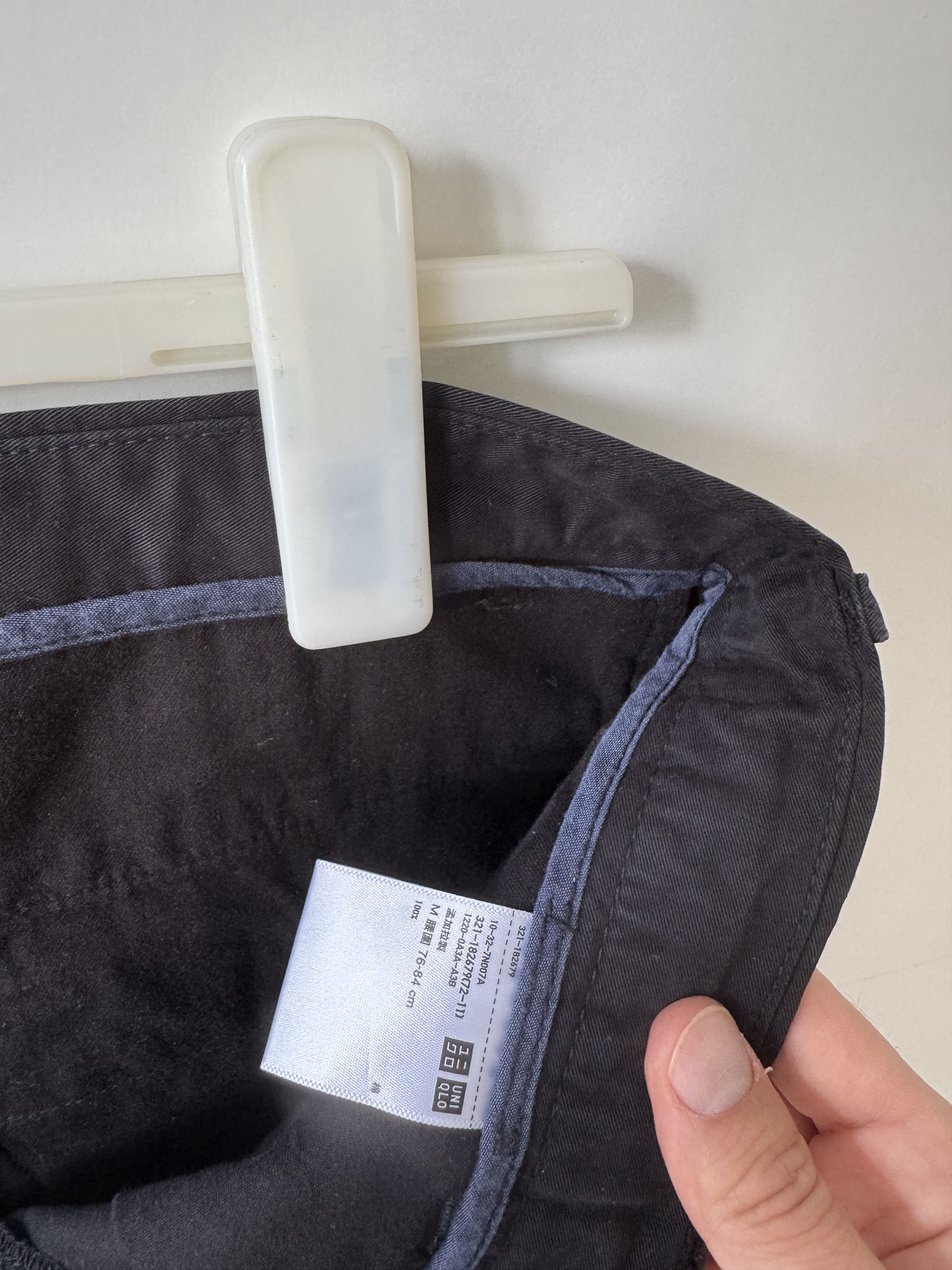 Uniqlo [M] Chino Shorts in Black Size US 30 / EU 46 - 4 Thumbnail