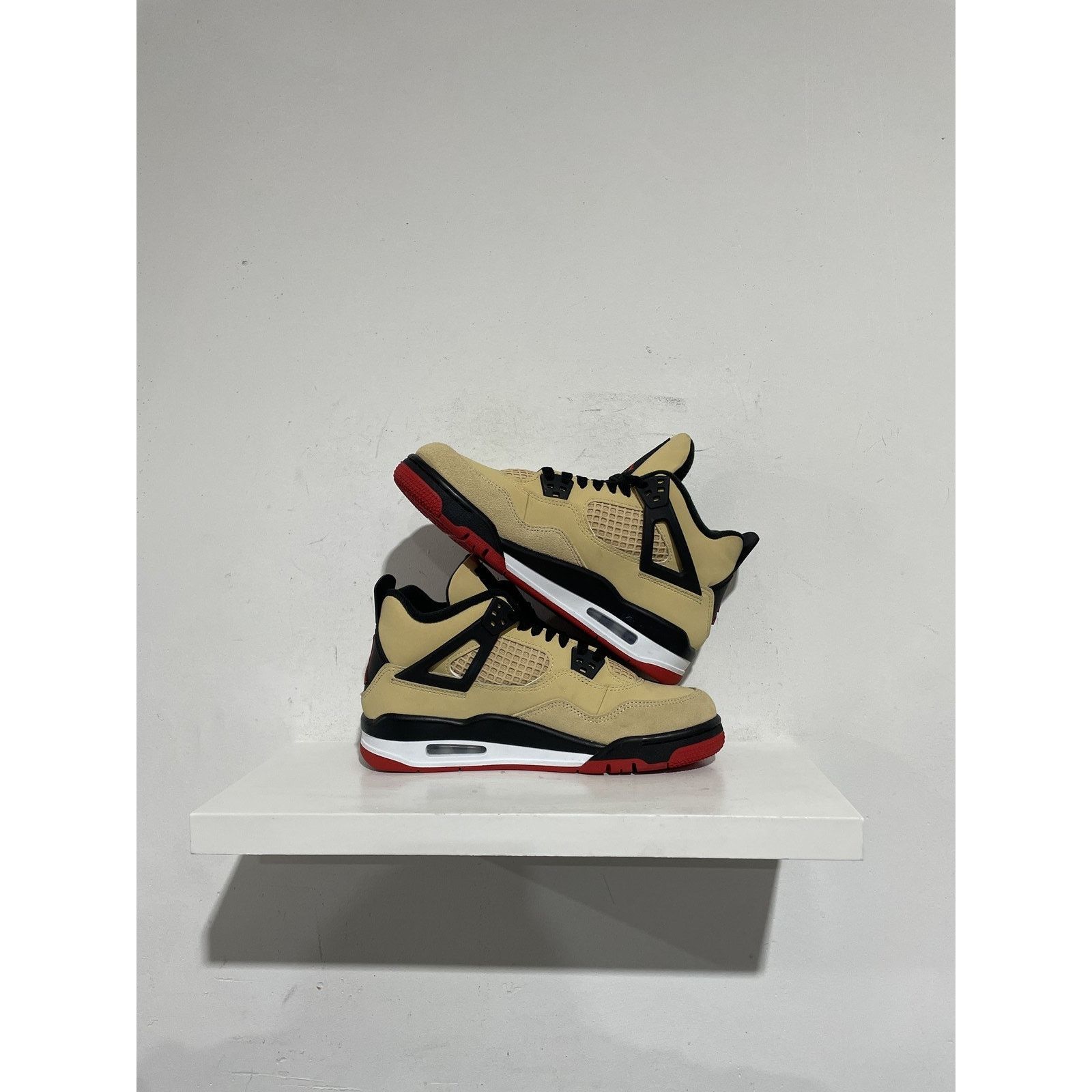 Nike JORDAN 4 RETRO PIZZA SIZE 6Y PREOWNED Size US 6 / EU 39 - 2 Thumbnail