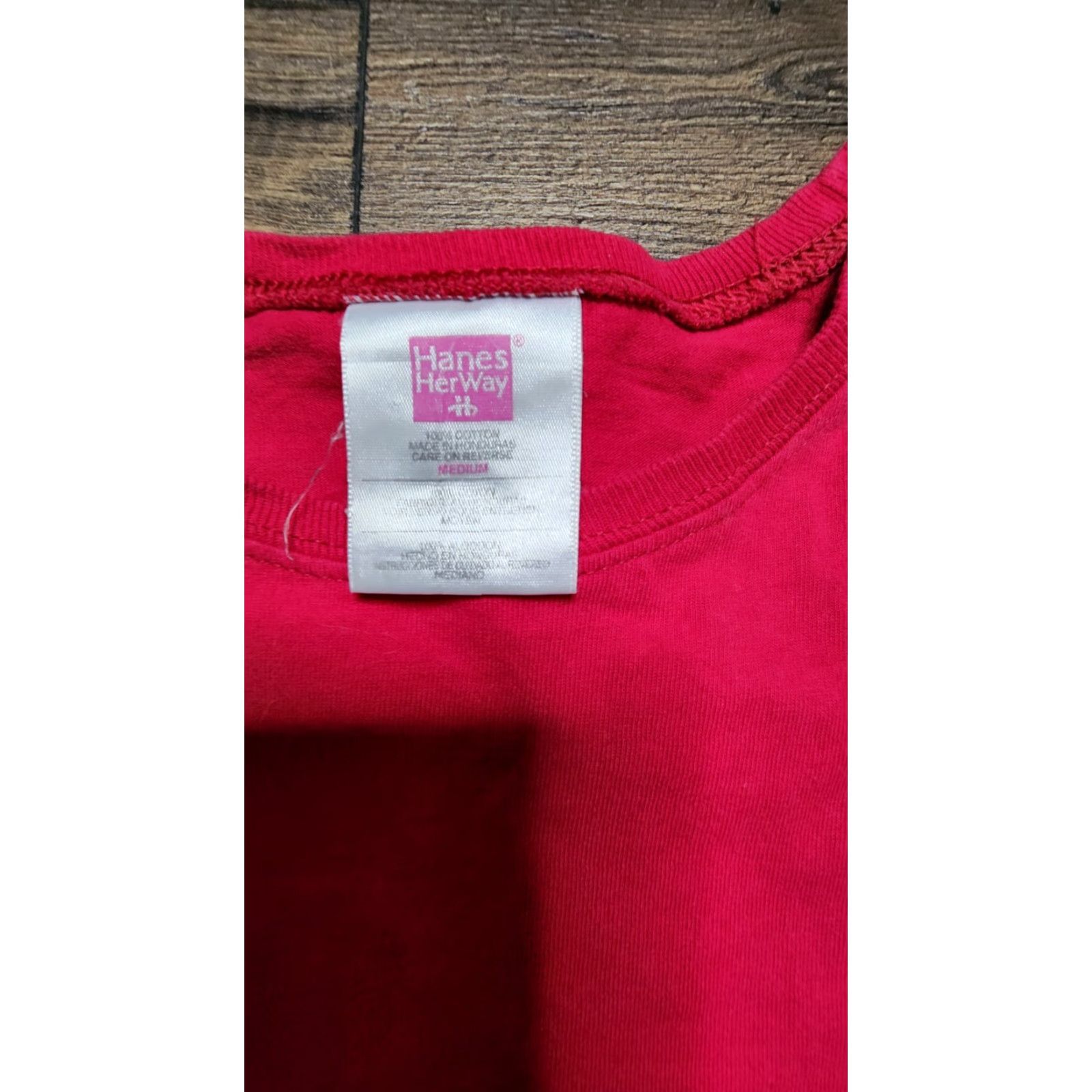 Hanes VINTAGE Hanes Her Way T-Shirt Main Selling Point: Hanes Brand, T Shirt, Adult, M, Red, Short Sleeve, 100% Cotton, Single Stitch, 90s, Vintage, Women Size M / US 6-8 / IT 42-44 - 5 Thumbnail