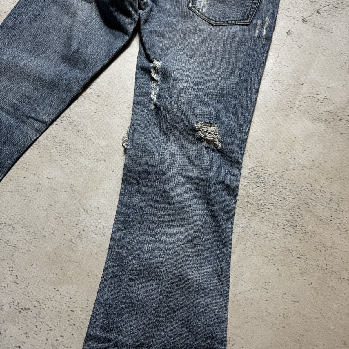 Dolce & Gabbana flared dolce gabbana distressed jeans with big logo Size 26" / US 2 / IT 38 - 6 Thumbnail