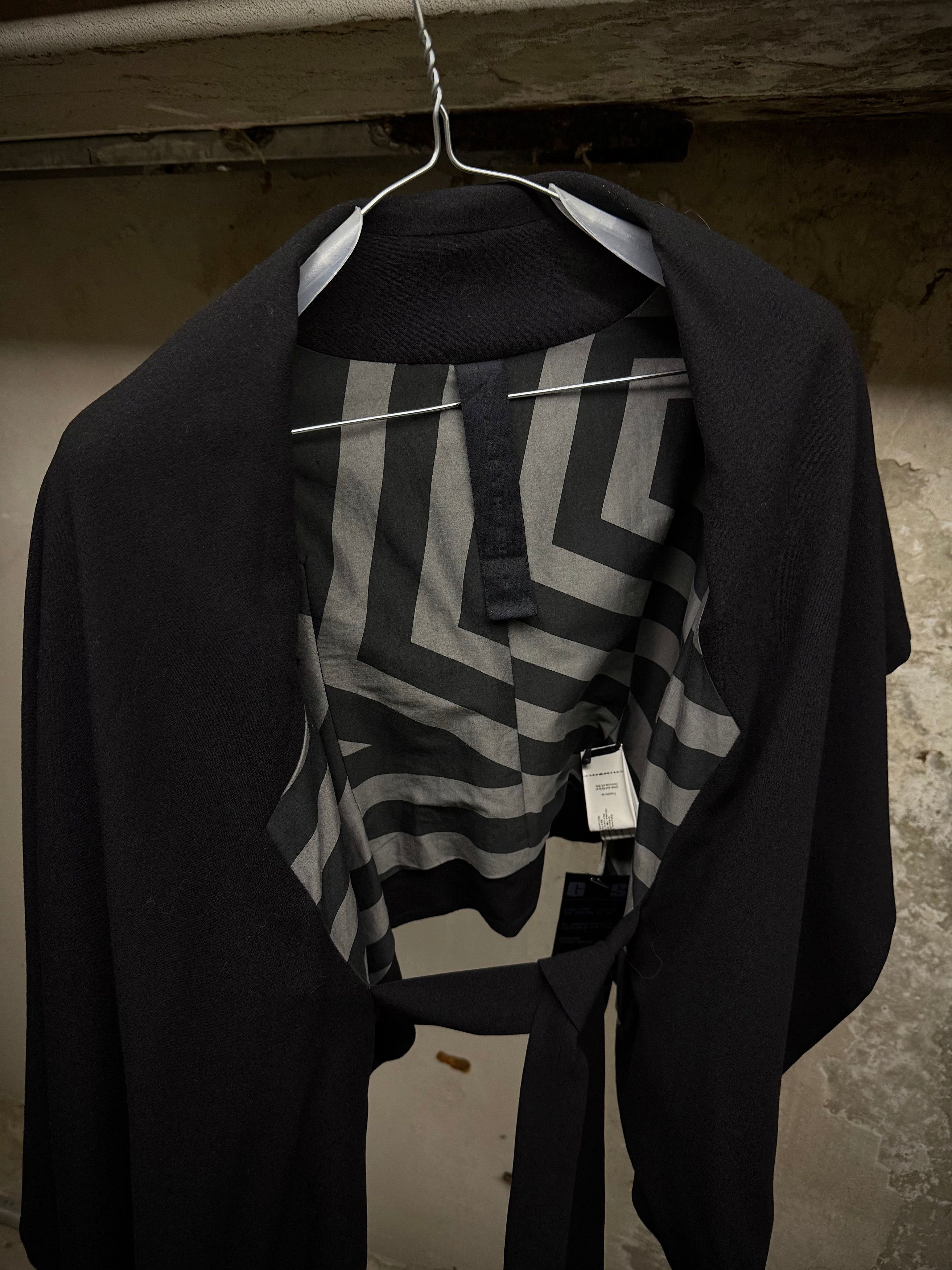 Gareth Pugh Gareth Pugh 2010s Asymmetric Open-front Raglan Jacket Size US S / EU 44-46 / 1 - 5 Thumbnail