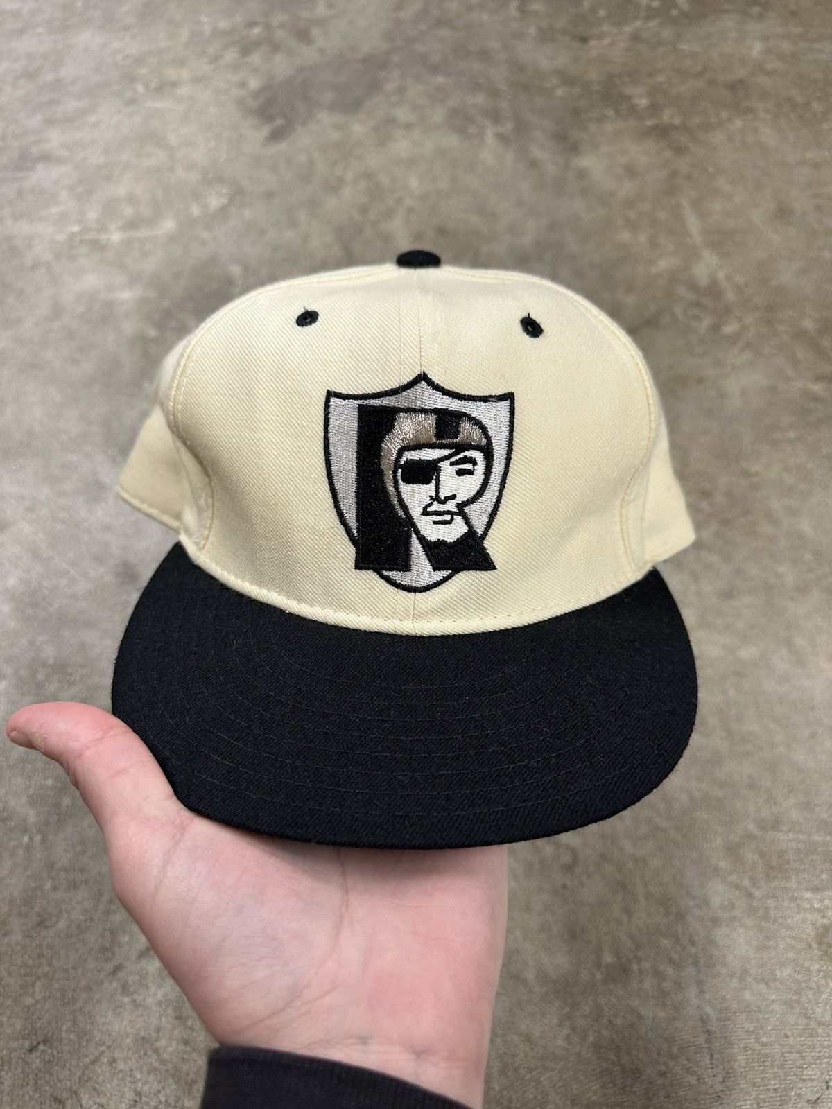 New Era Vintage 90s New Era Pro Model Oakland Raiders 7 1/2 Fitted Size ONE SIZE - 1 Thumbnail