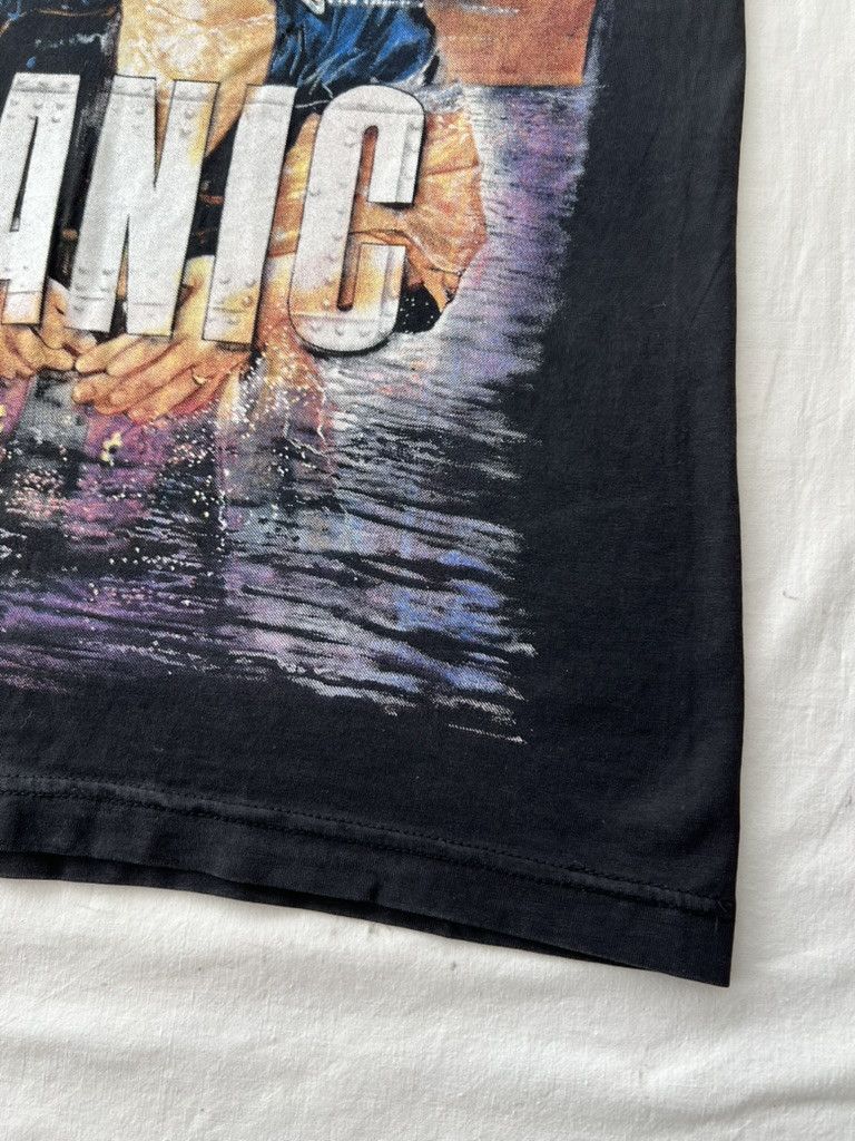 Vintage Vintage 90s Titanic Leonardo Dicaprio Movie Black T-shirt Size US S / EU 44-46 / 1 - 8 Thumbnail