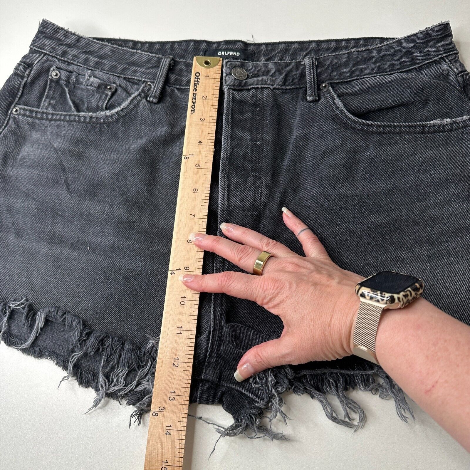 GRLFRND GRLFRND Cindy Button Fly High Rise Gray CutOff Jean Short 32 Size 32" / US 10 / IT 46 - 12 Thumbnail