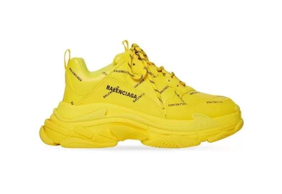 o1la1rc1a1023 Triple S Sneaker Allover Logo in Yellow