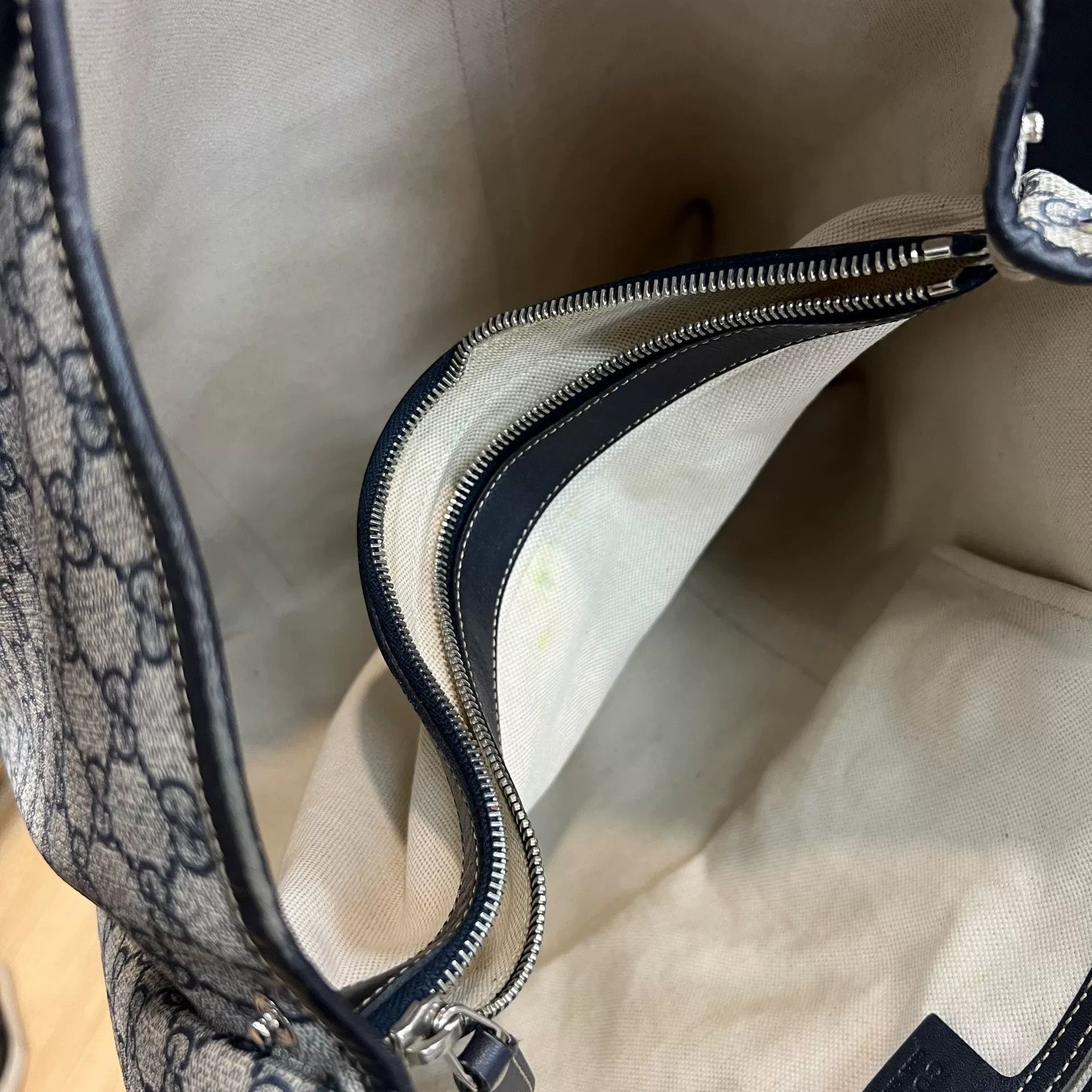 Gucci Gucci GG Monogram Tote Handbag Size ONE SIZE - 3 Thumbnail