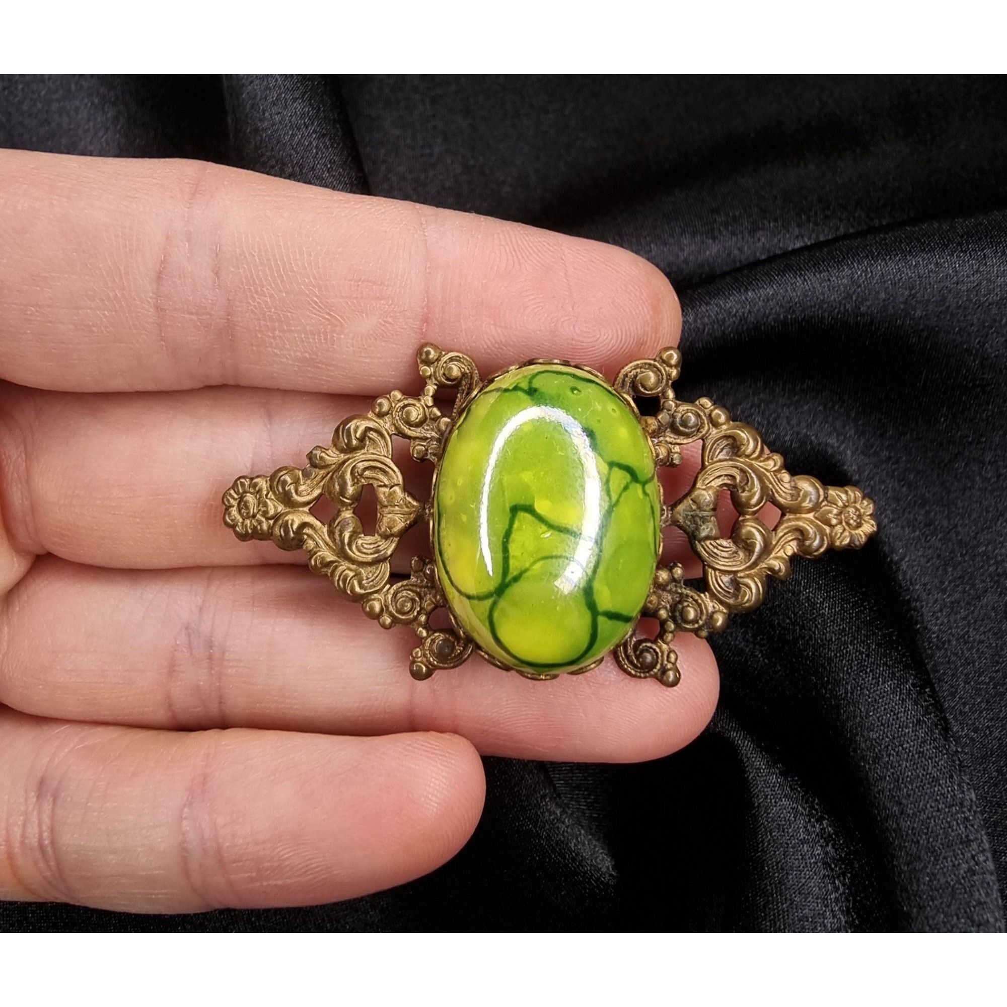 Vintage Antique Early 20th Century Ornate Brass Brooch With Vibrant Size ONE SIZE - 5 Thumbnail