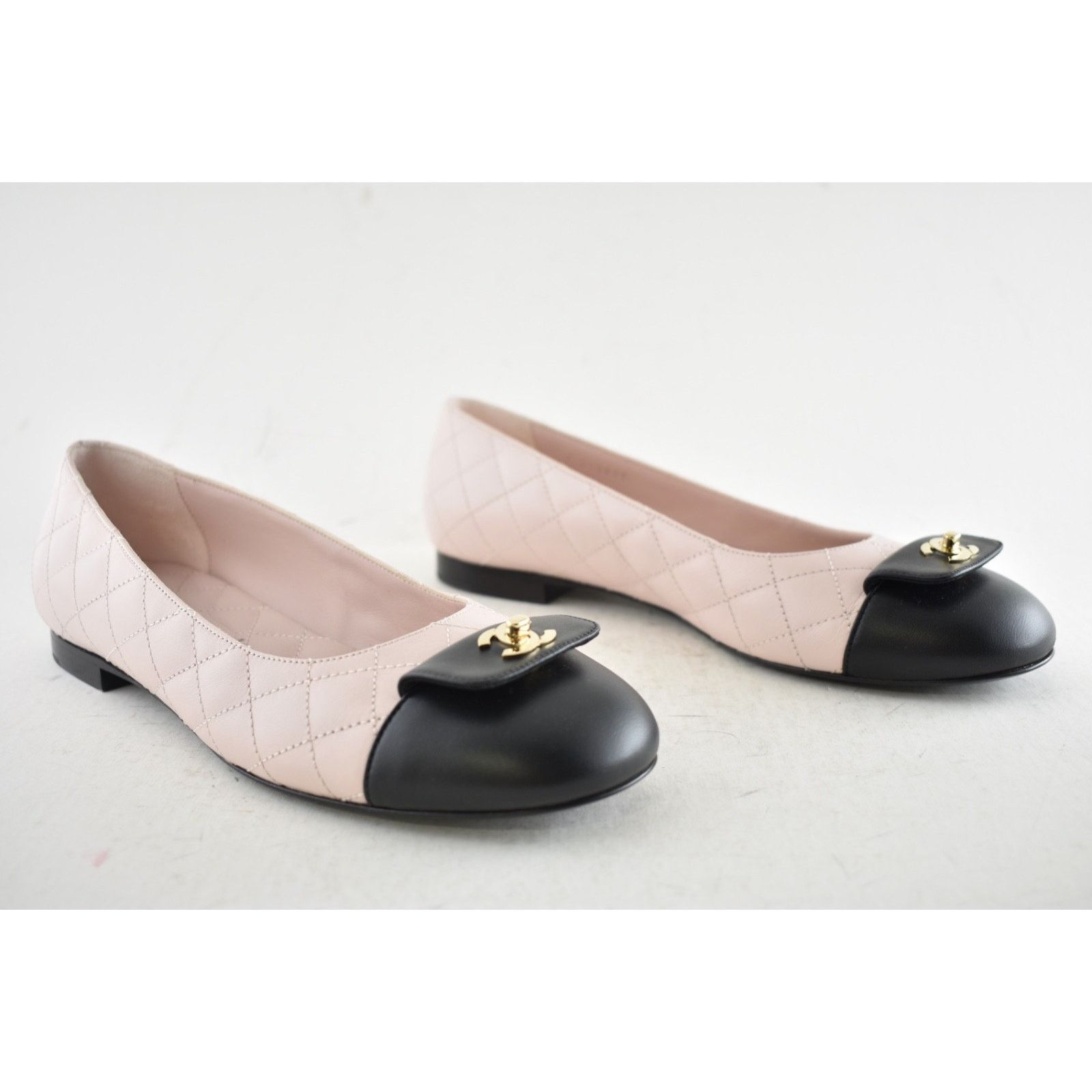 Chanel Chanel 24B Black Turnlock Gold CC Quilted Ballet Flat 38 Size US 8 / IT 38 - 4 Thumbnail