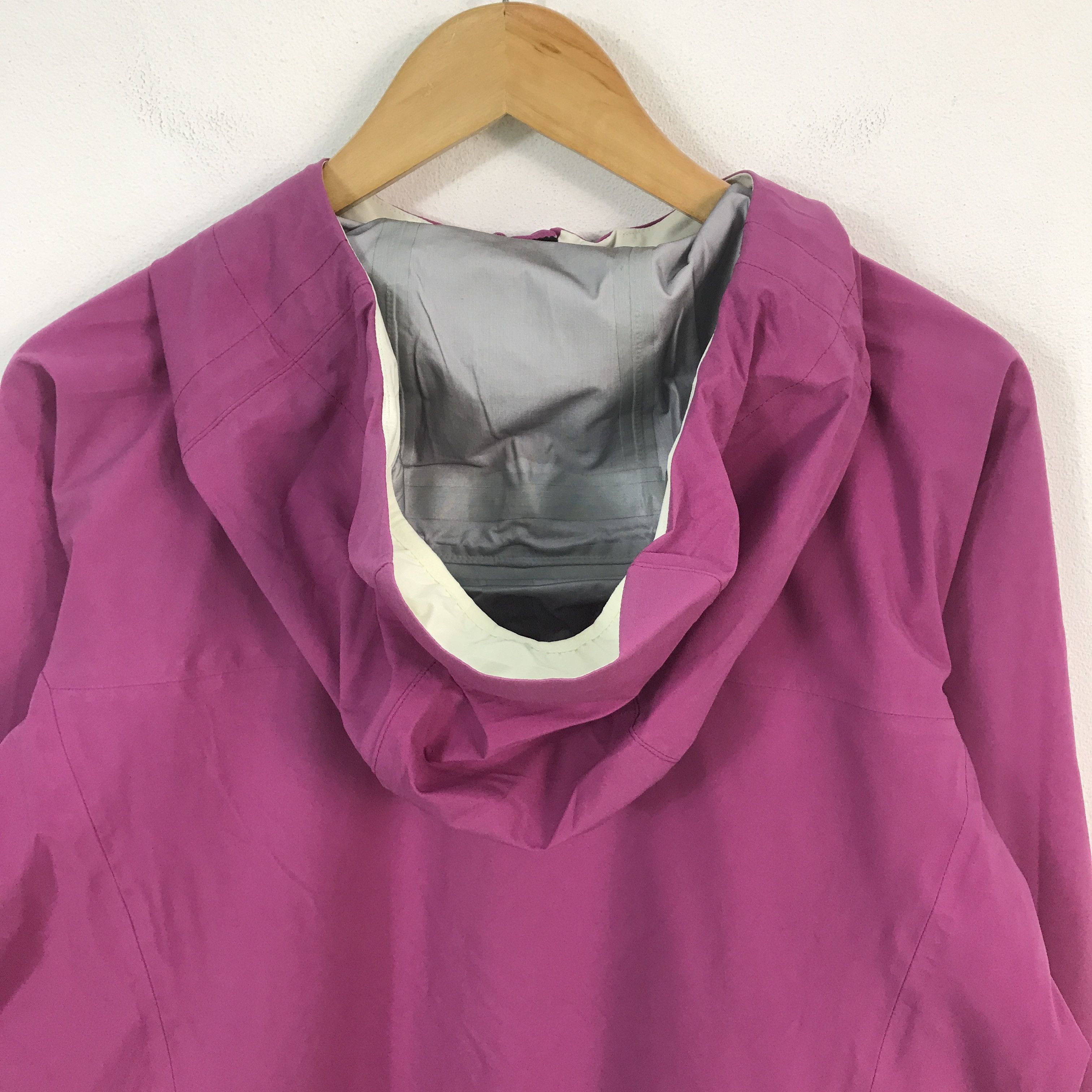 Japanese Brand Millet WaterProof design outdoor jacket Size US L / EU 52-54 / 3 - 4 Thumbnail